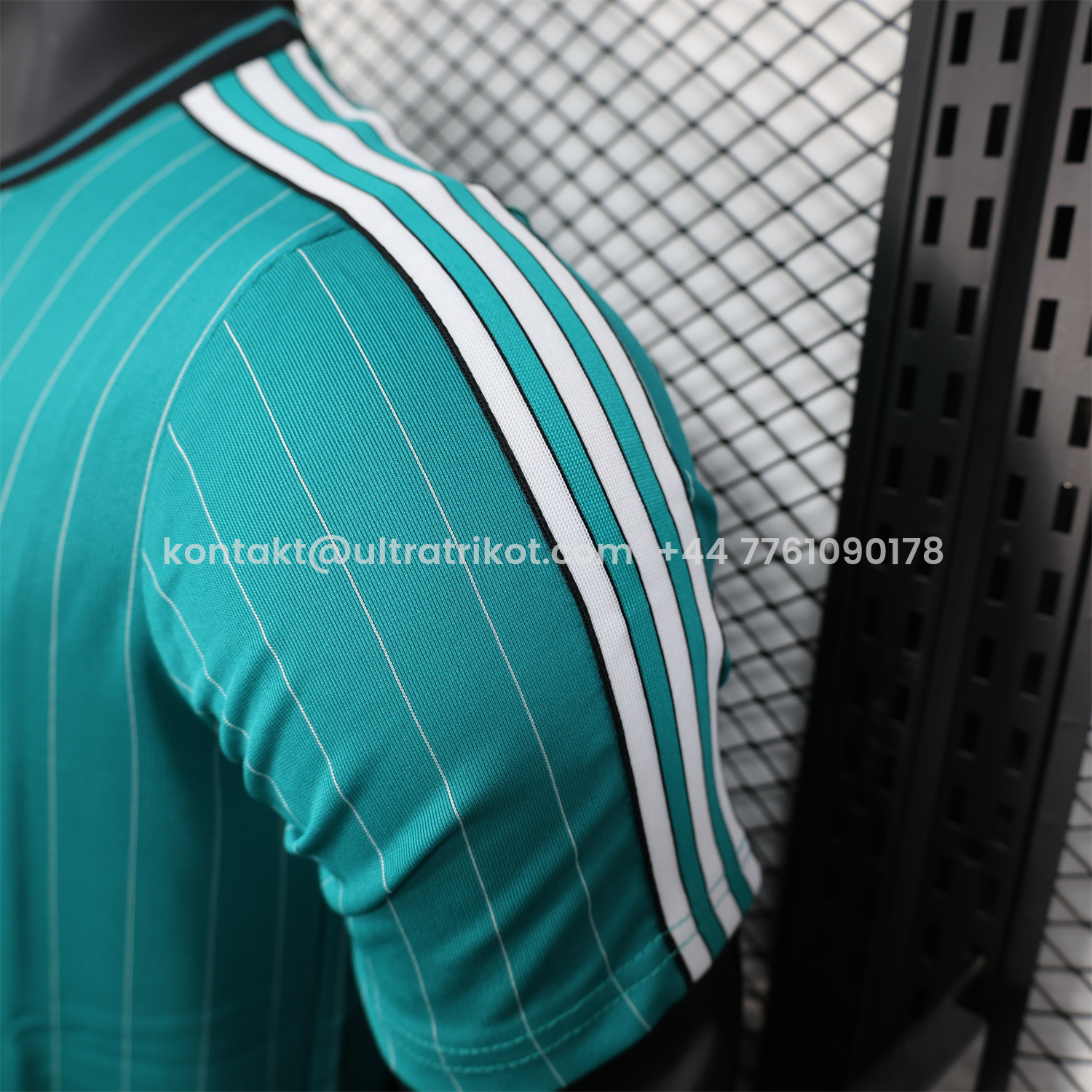 UltraTrikot-Liver.pool 25-26 Icon Range Travel Special Edition Cyan Jersey - Player Version
