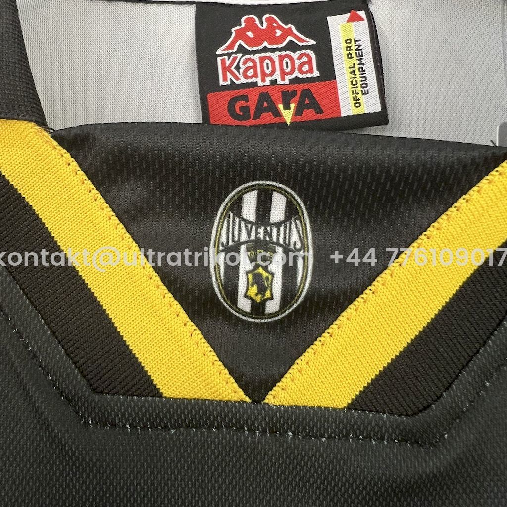 UltraTrikot-Retro Juventus 1996-97 Third Jersey