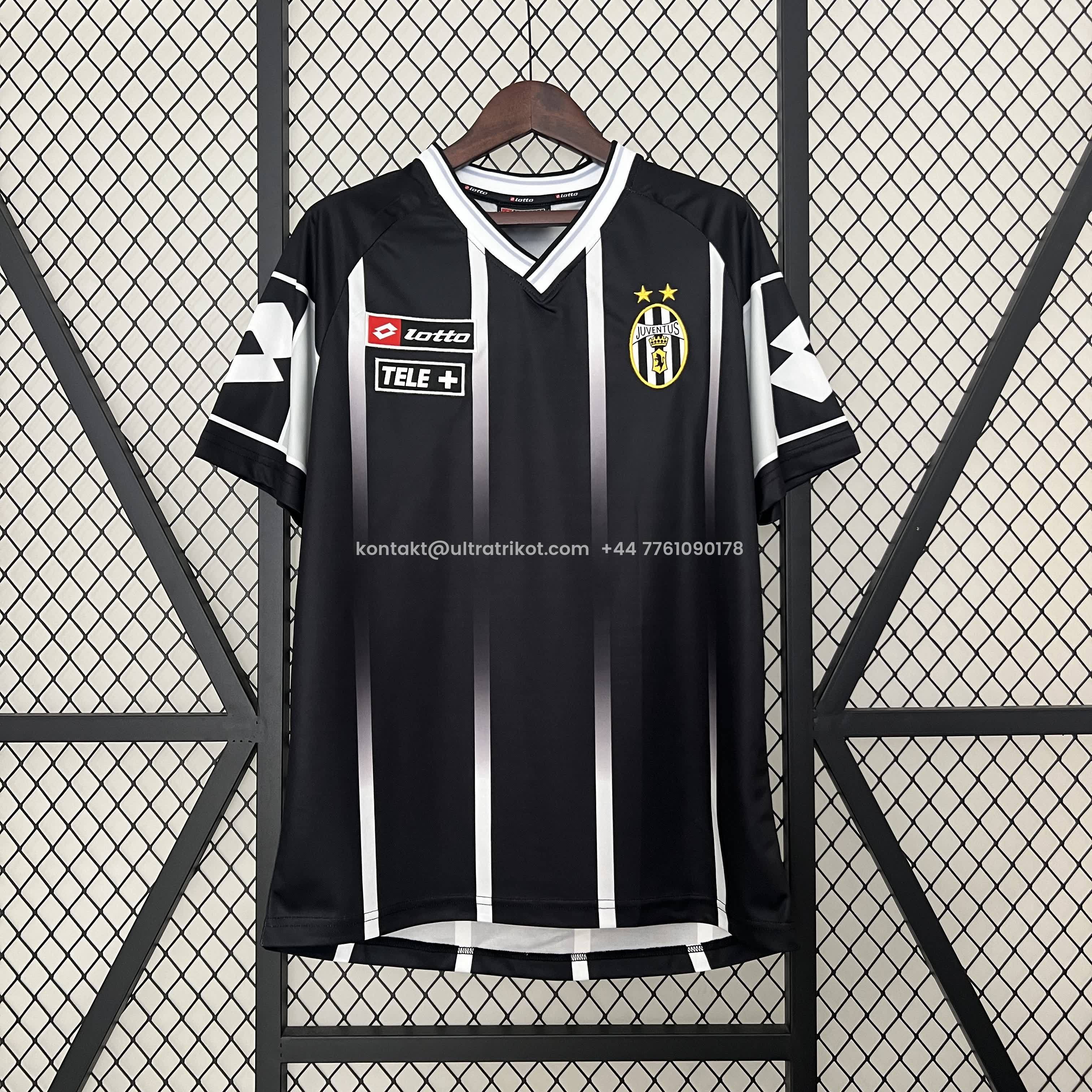 UltraTrikot-Retro Juventus 2000-01 Black Training Jersey