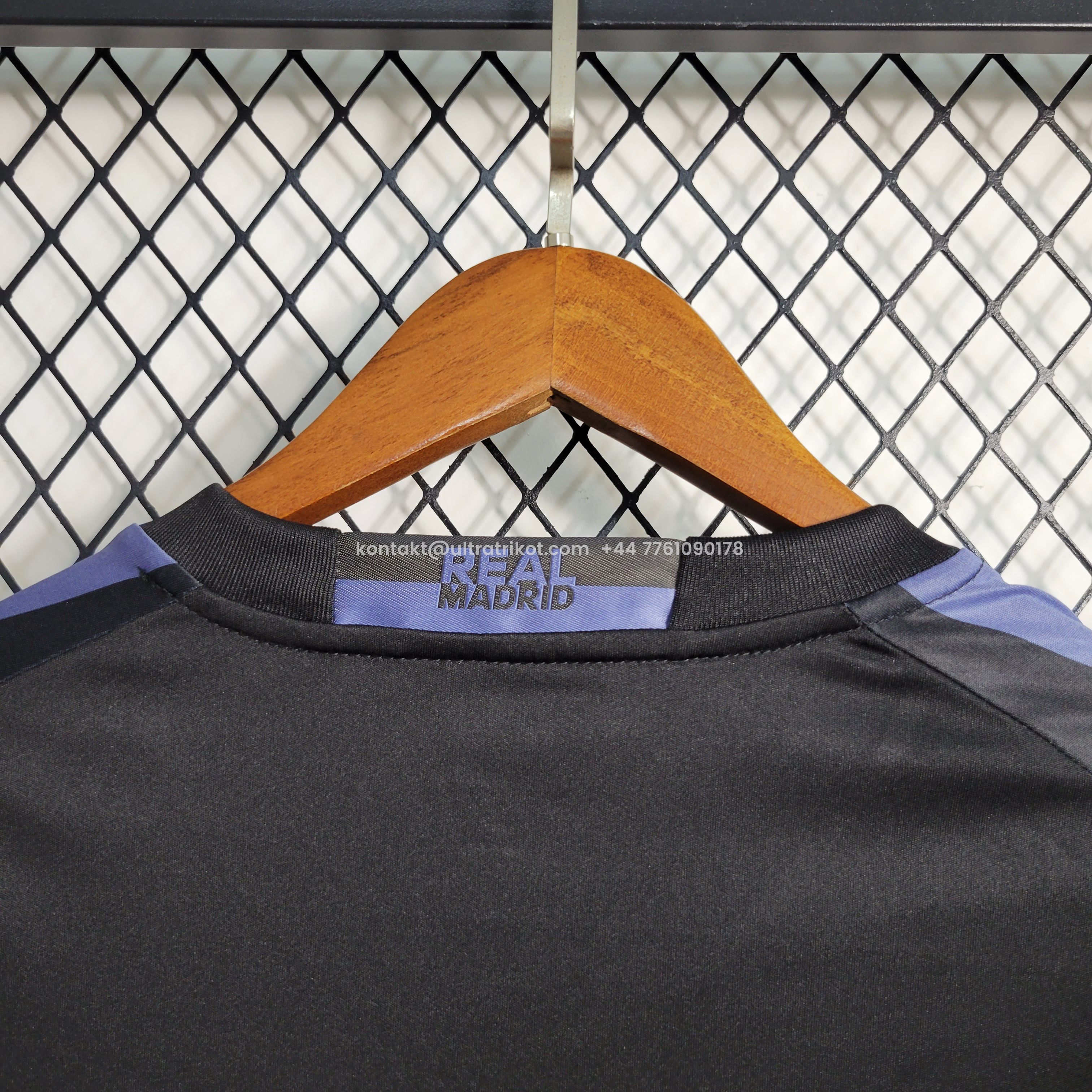 UltraTrikot-Retro Real Madrid 16-17 Third Long Sleeve Jersey