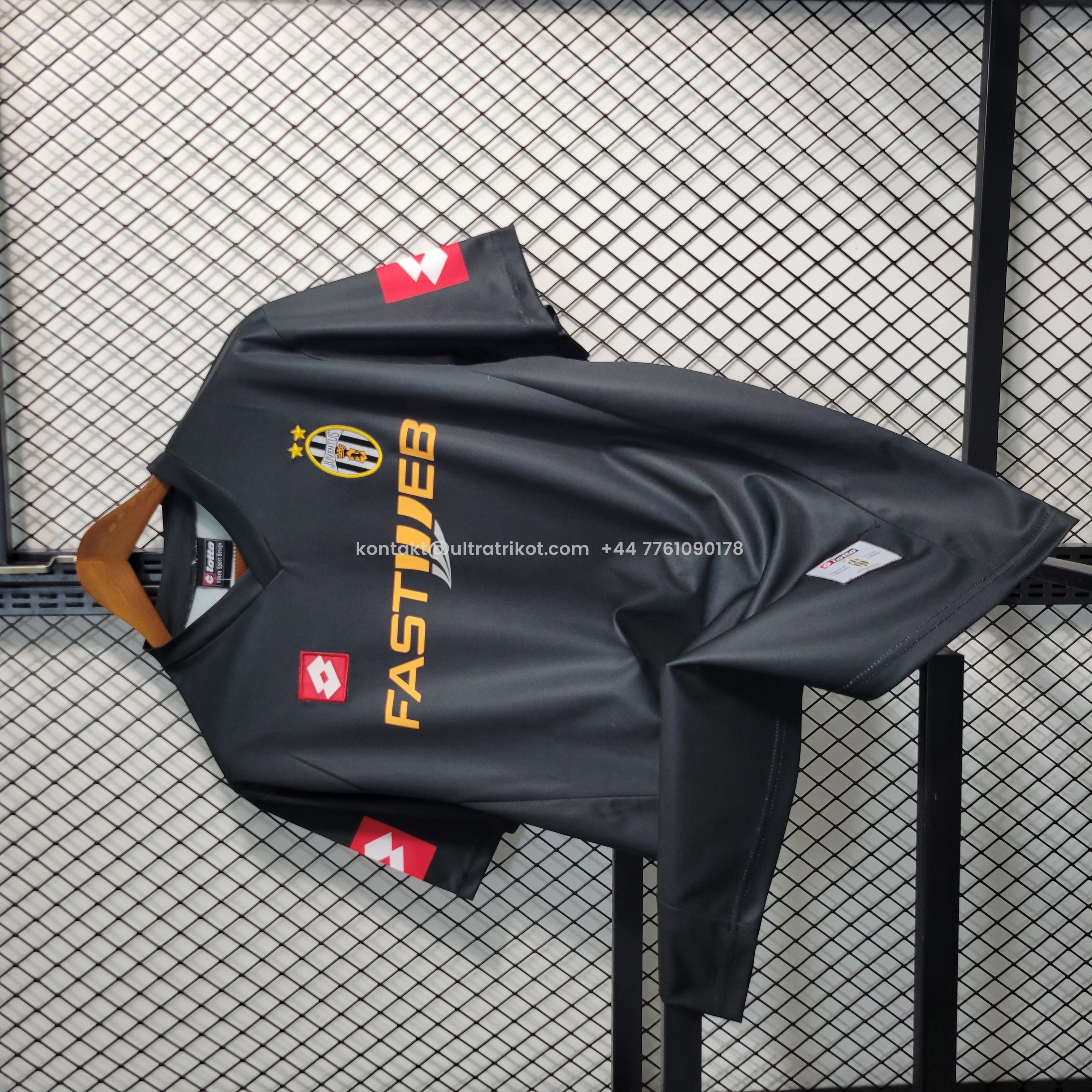 UltraTrikot-Retro Juventus 2001-02 Away Stadium Jersey