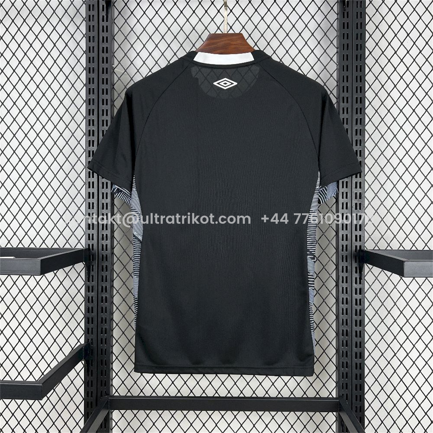 UltraTrikot-Santos 25-26 Black Goalkeeper Unsponsored Jersey - Fans Version