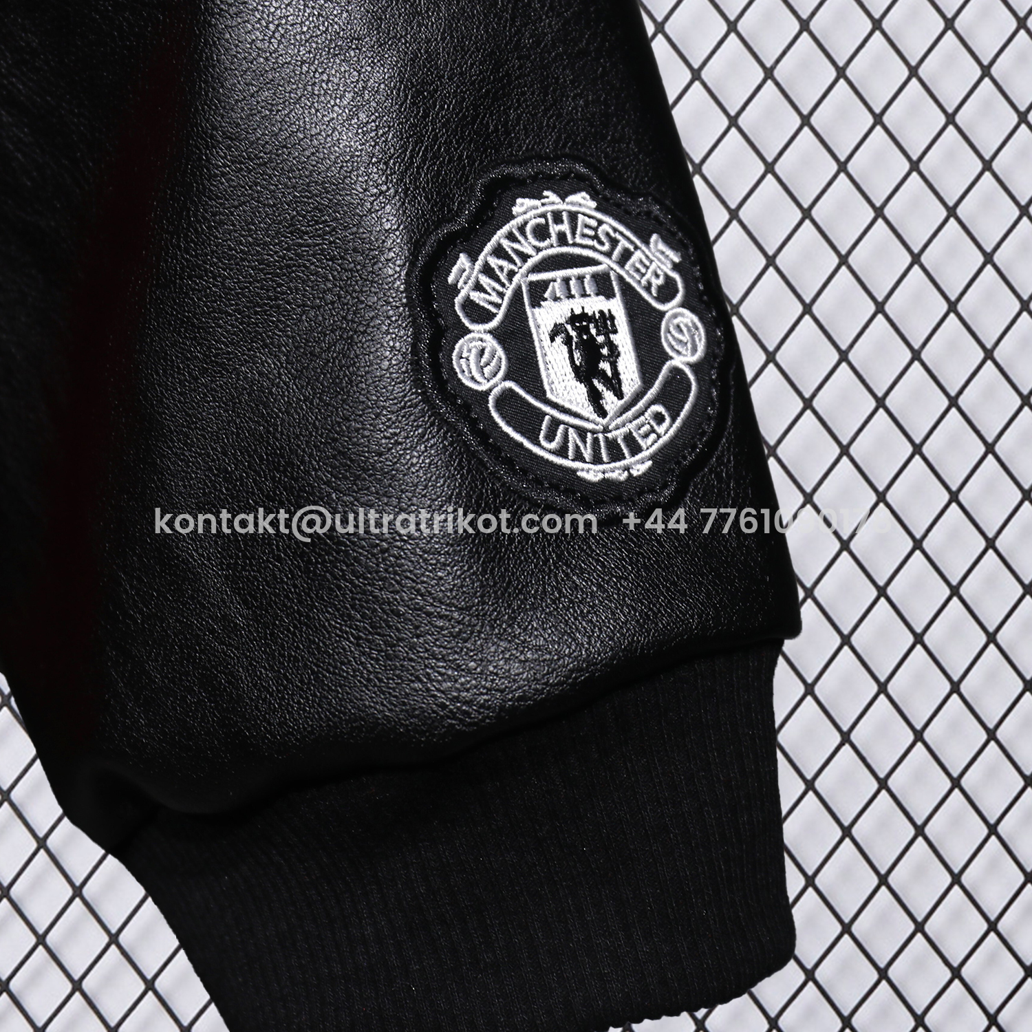 UltraTrikot-Manchester United 25-26 Warm Windbreaker Jacket - Red And Black