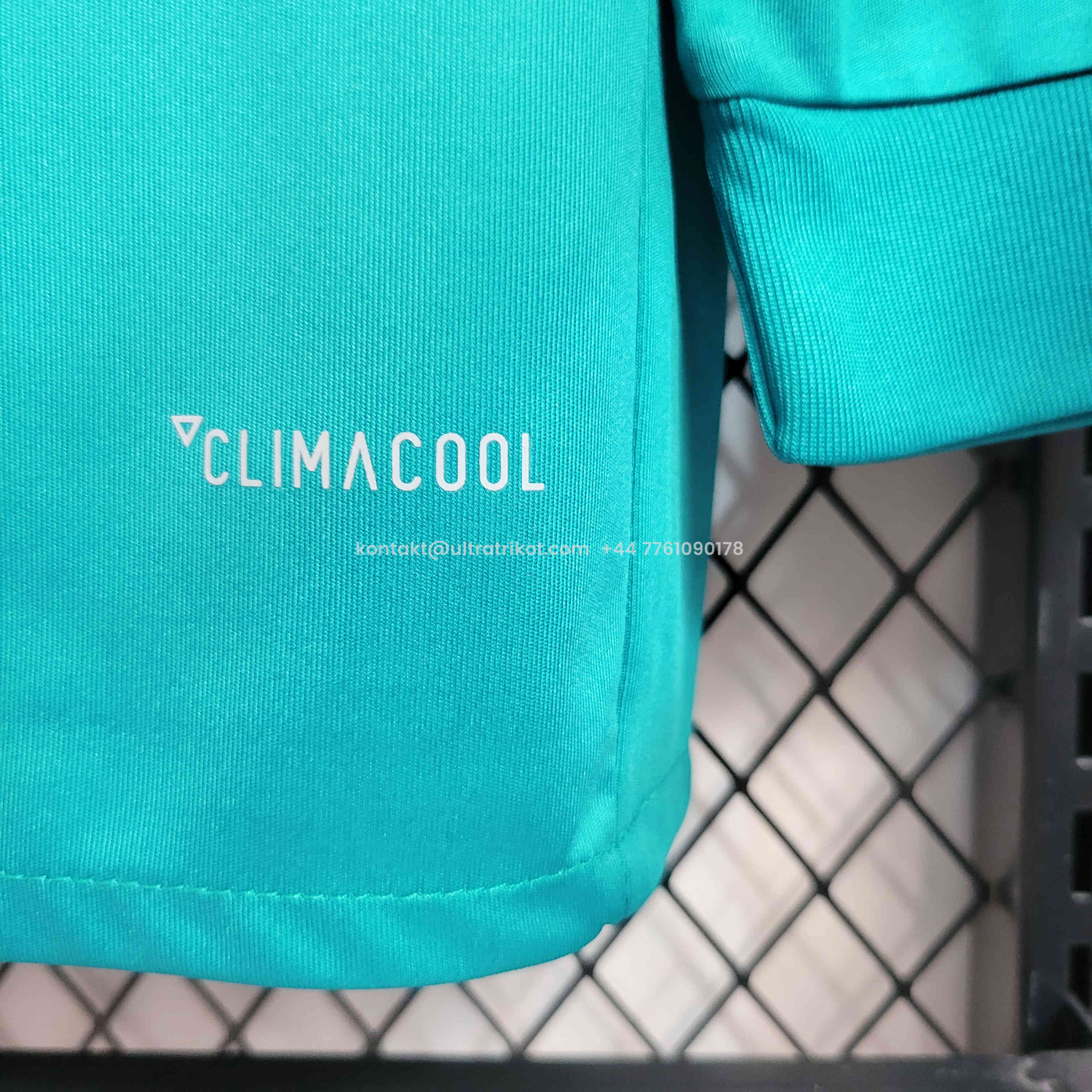 UltraTrikot-Retro Real Madrid 17-18 Third Long Sleeve Jersey