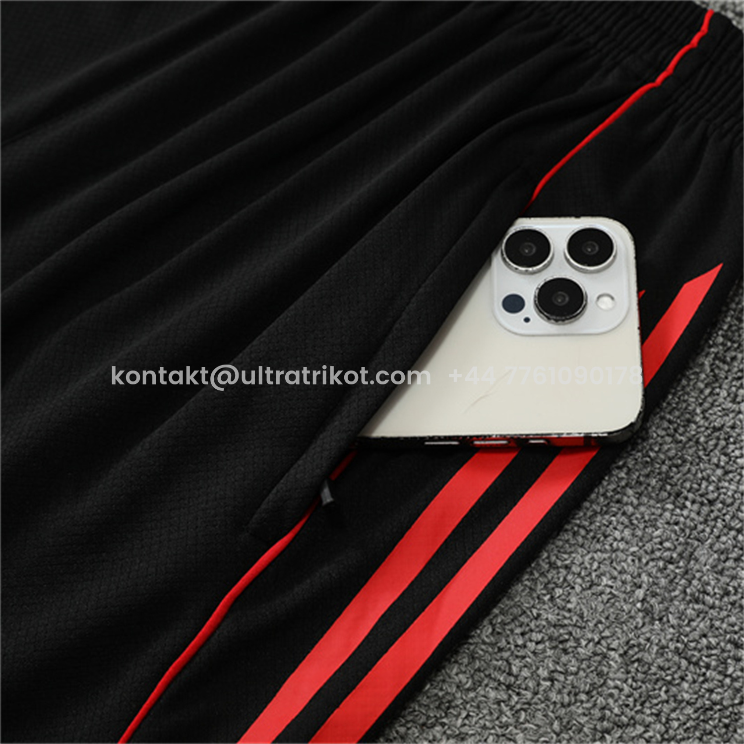 UltraTrikot-Liver.pool 25-26 Short-Sleeve Training Set - Red Camouflage Top & Black Shorts