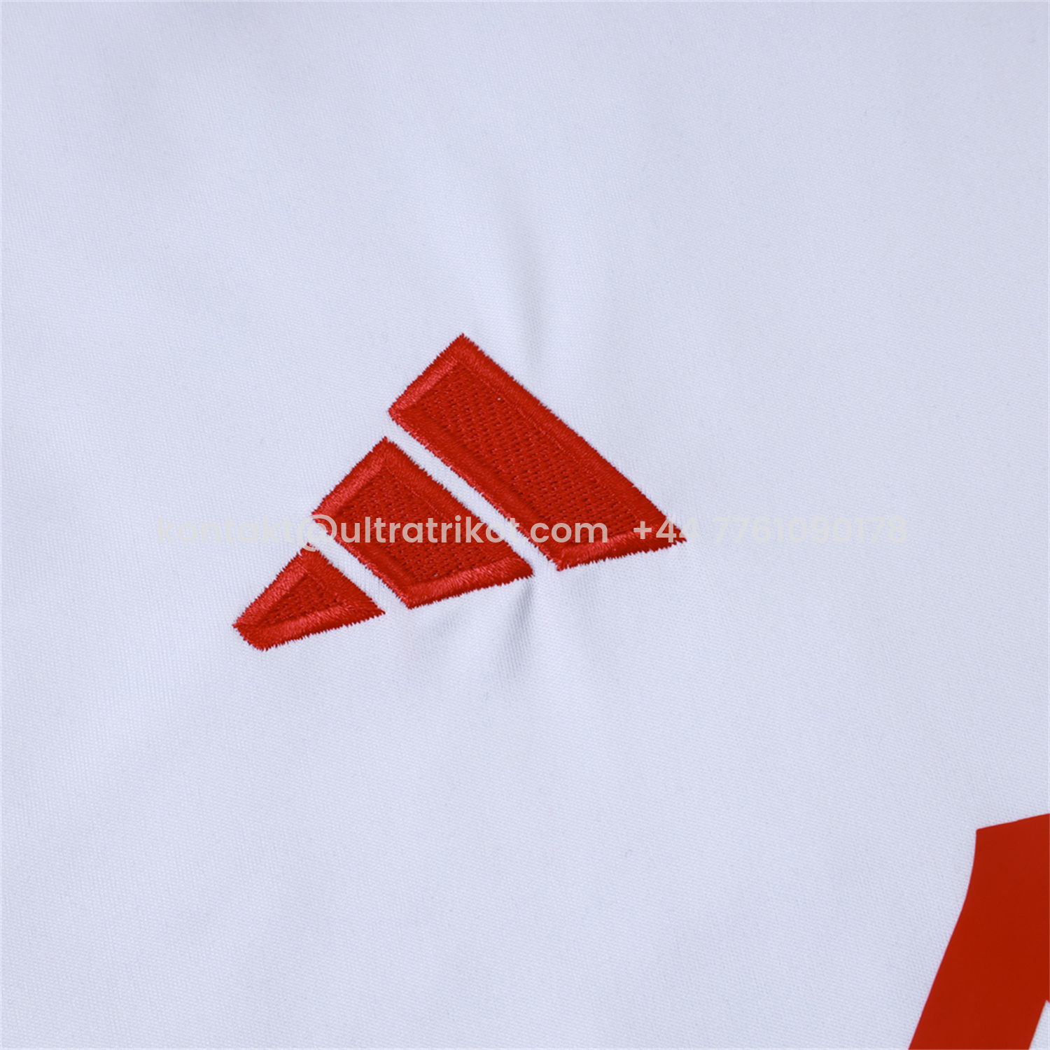 UltraTrikot-Liver.pool 25-26 Vest Training Set - White Vest & Black Shorts