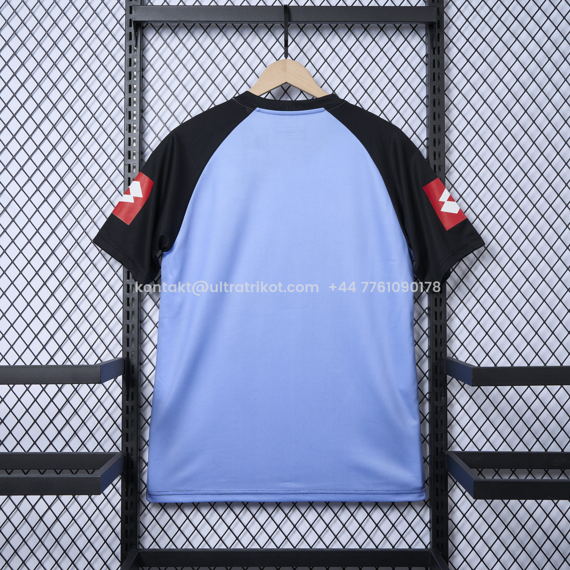 UltraTrikot-Retro Juventus 2002-03 Blue Goalkeeper Jersey