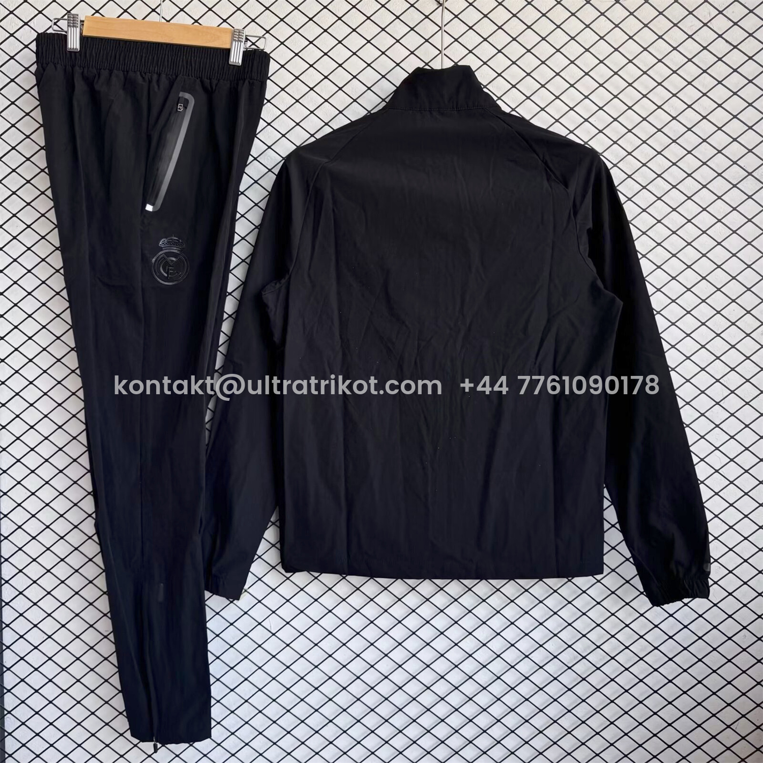 UltraTrikot-Real Madrid 25-26 Black Logo Windbreaker Training Set - Black Top and Pants