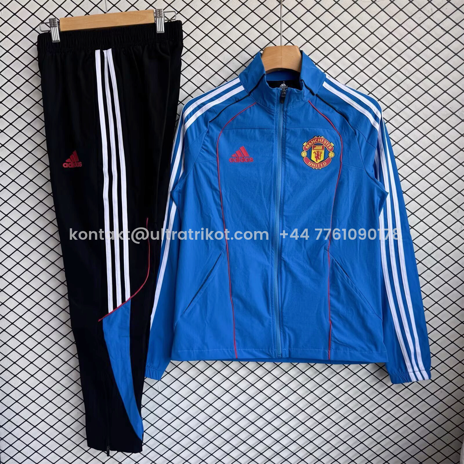 UltraTrikot-Manchester United 25-26 Windbreaker Training Set - Blue Top and Black Pants