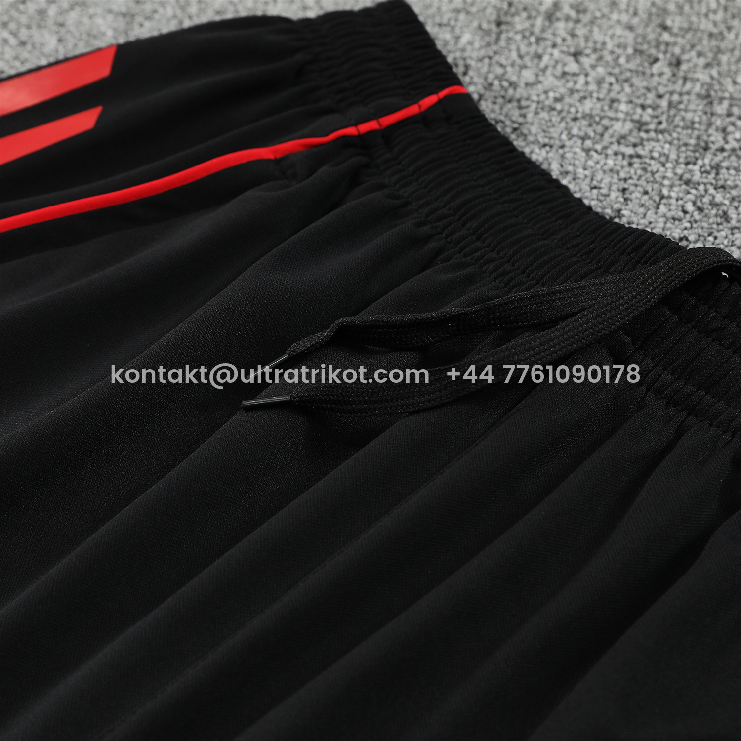 UltraTrikot-Manchester United 25-26 Short-Sleeve Training Set - Red Black Blocks White Top & Black Shorts