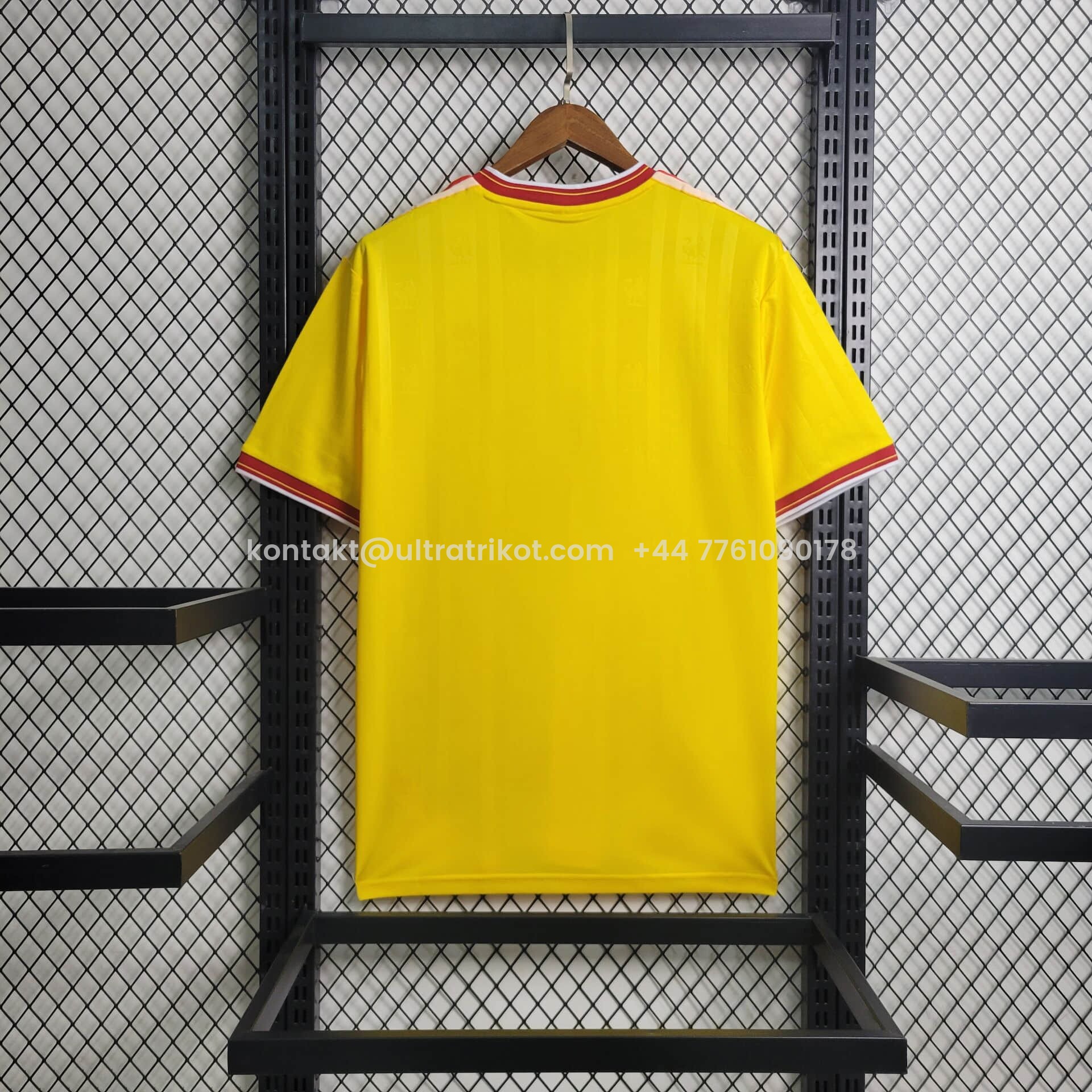 UltraTrikot-Retro Liver.pool 1986-87 Third Jersey