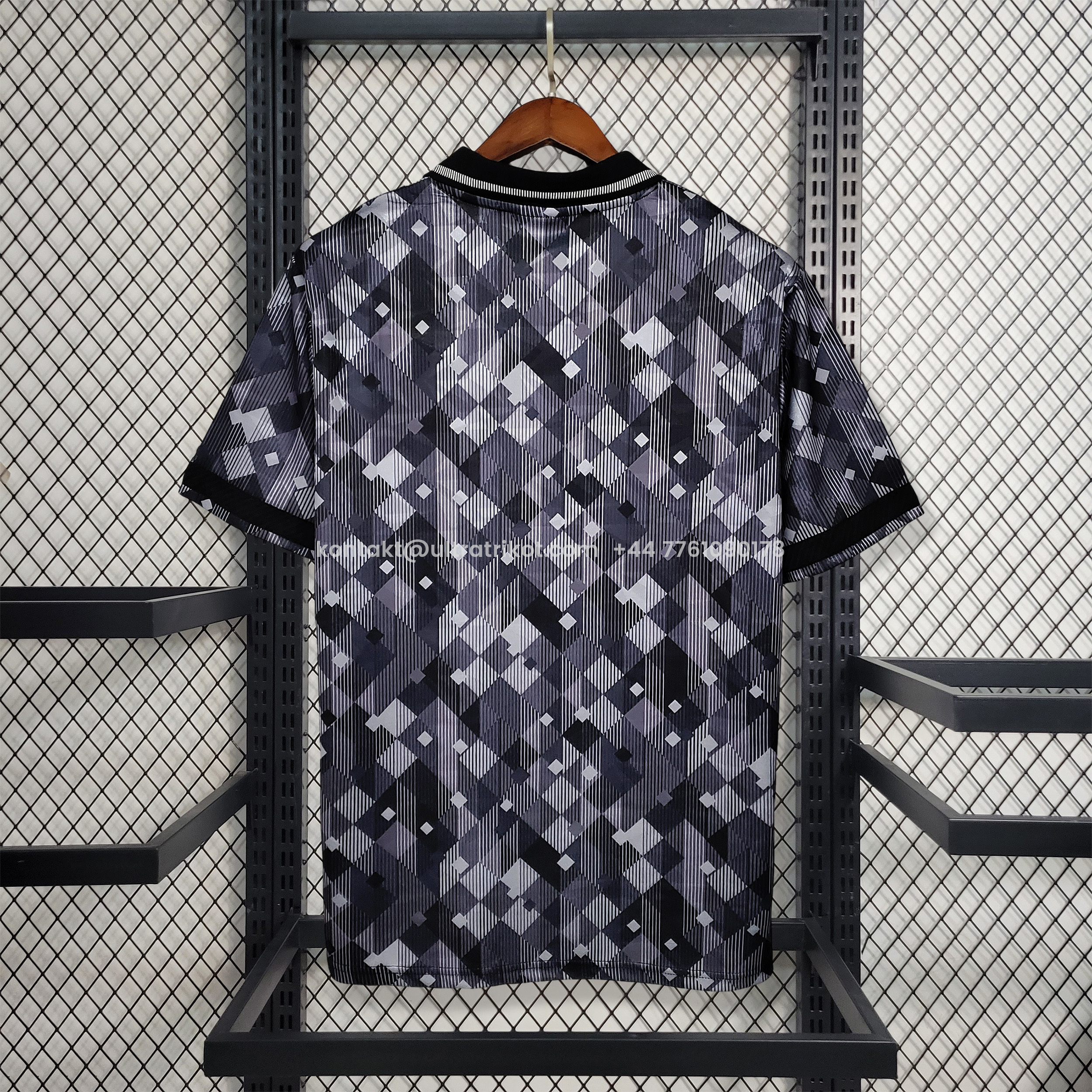 UltraTrikot-Retro England 1990 Black Jersey