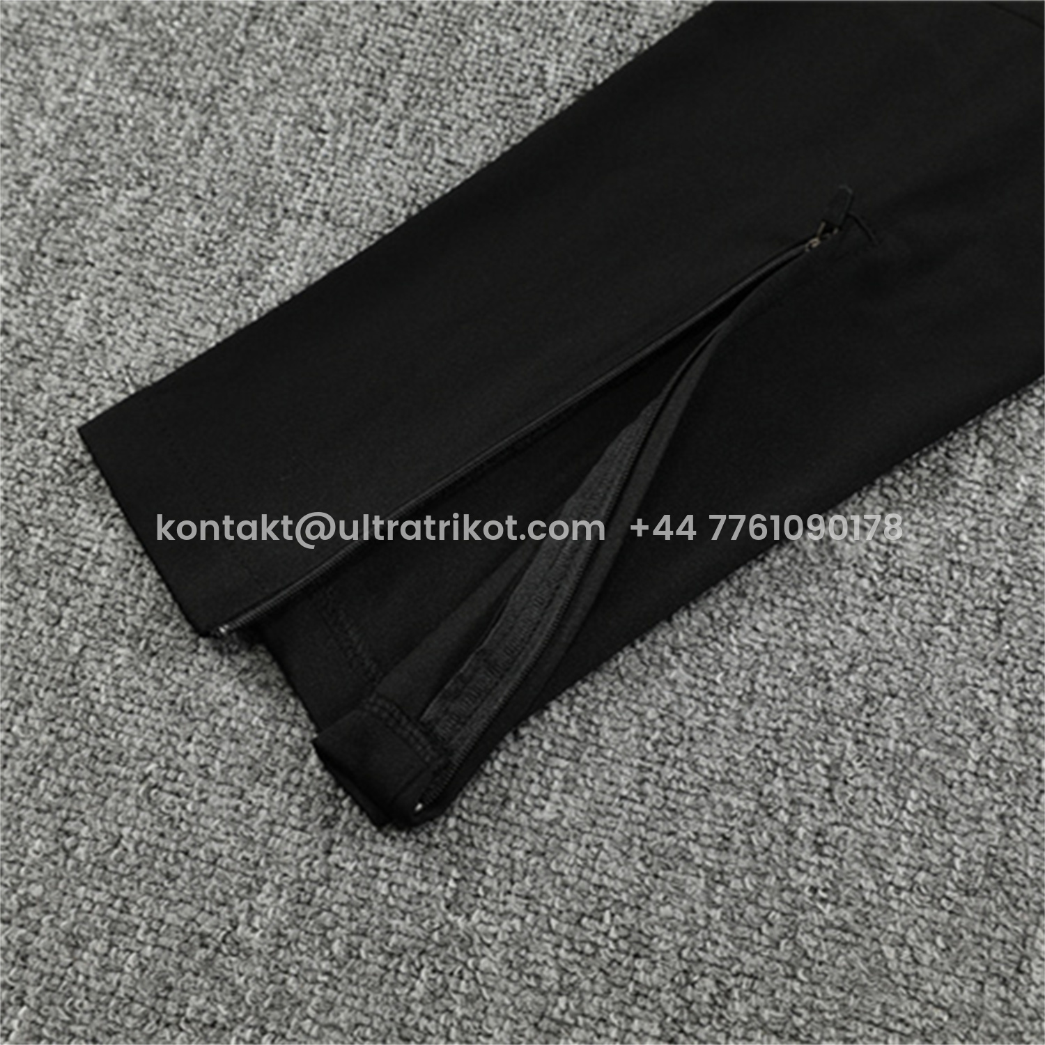 UltraTrikot-Liver.pool 25-26 Kids Long Sleeve Training Set - Player Version - White Top & Black Pants