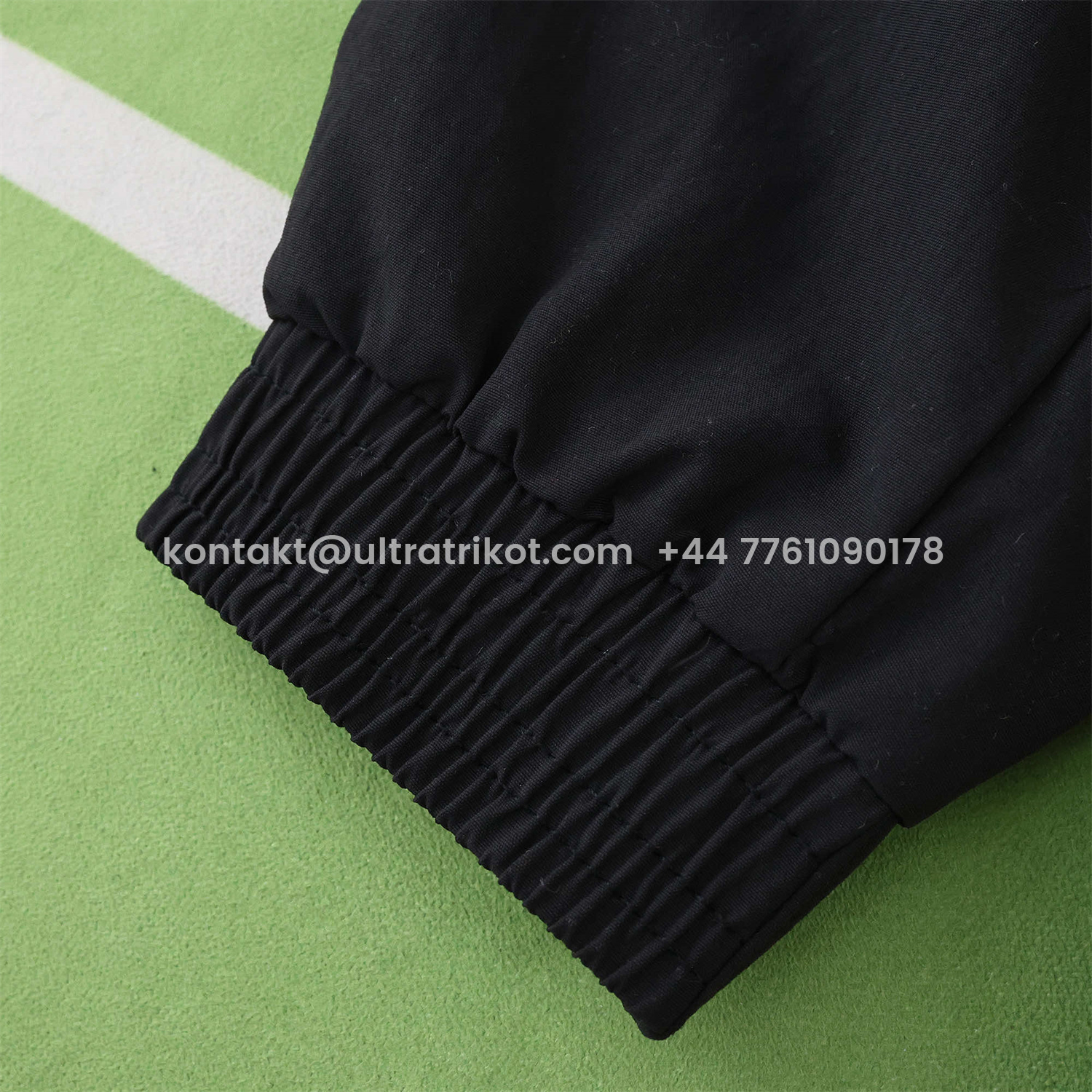 UltraTrikot-Liver.pool 25-26 Throwback Windbreaker Jacket - Black