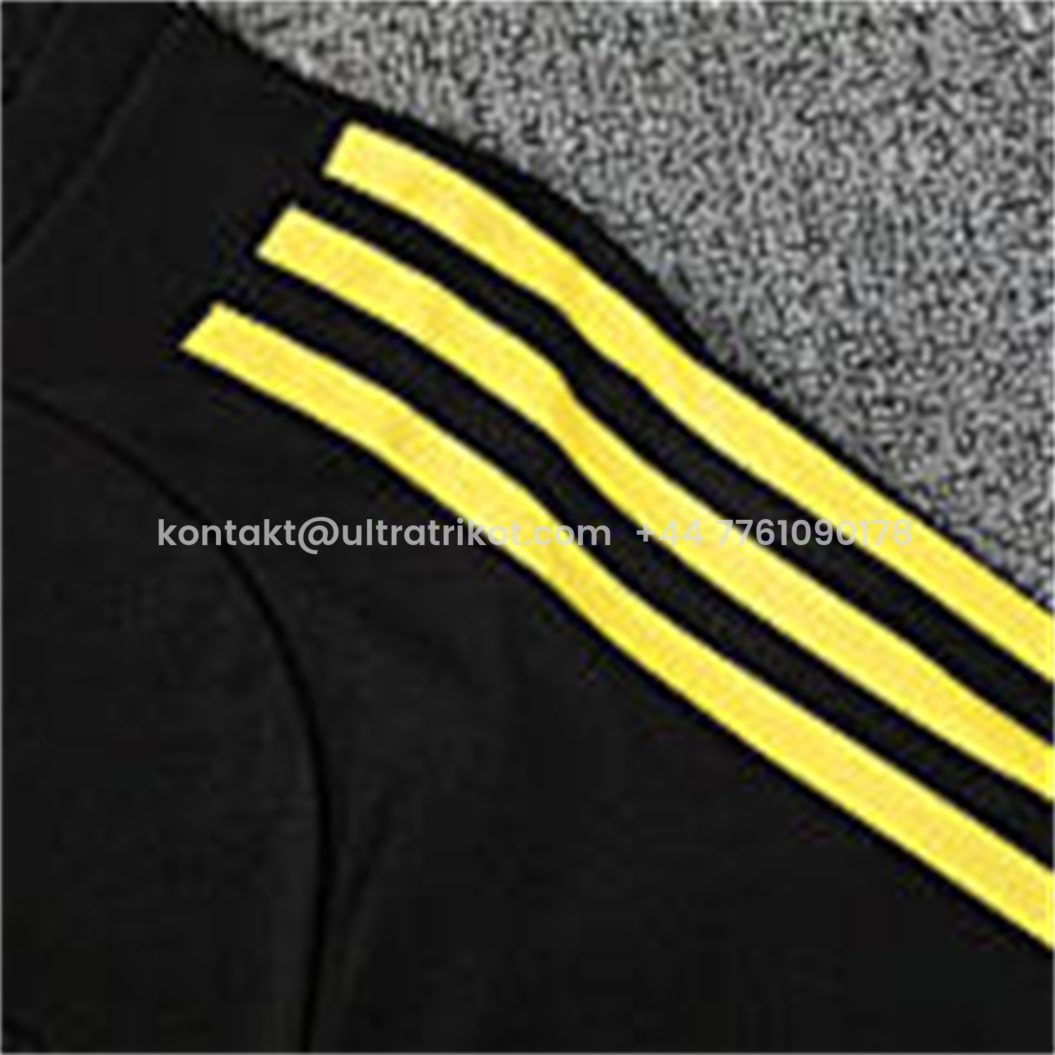 UltraTrikot-Manchester United 25-26 Short-Sleeve Training Set - Yellow Lines Black Top & Black Shorts