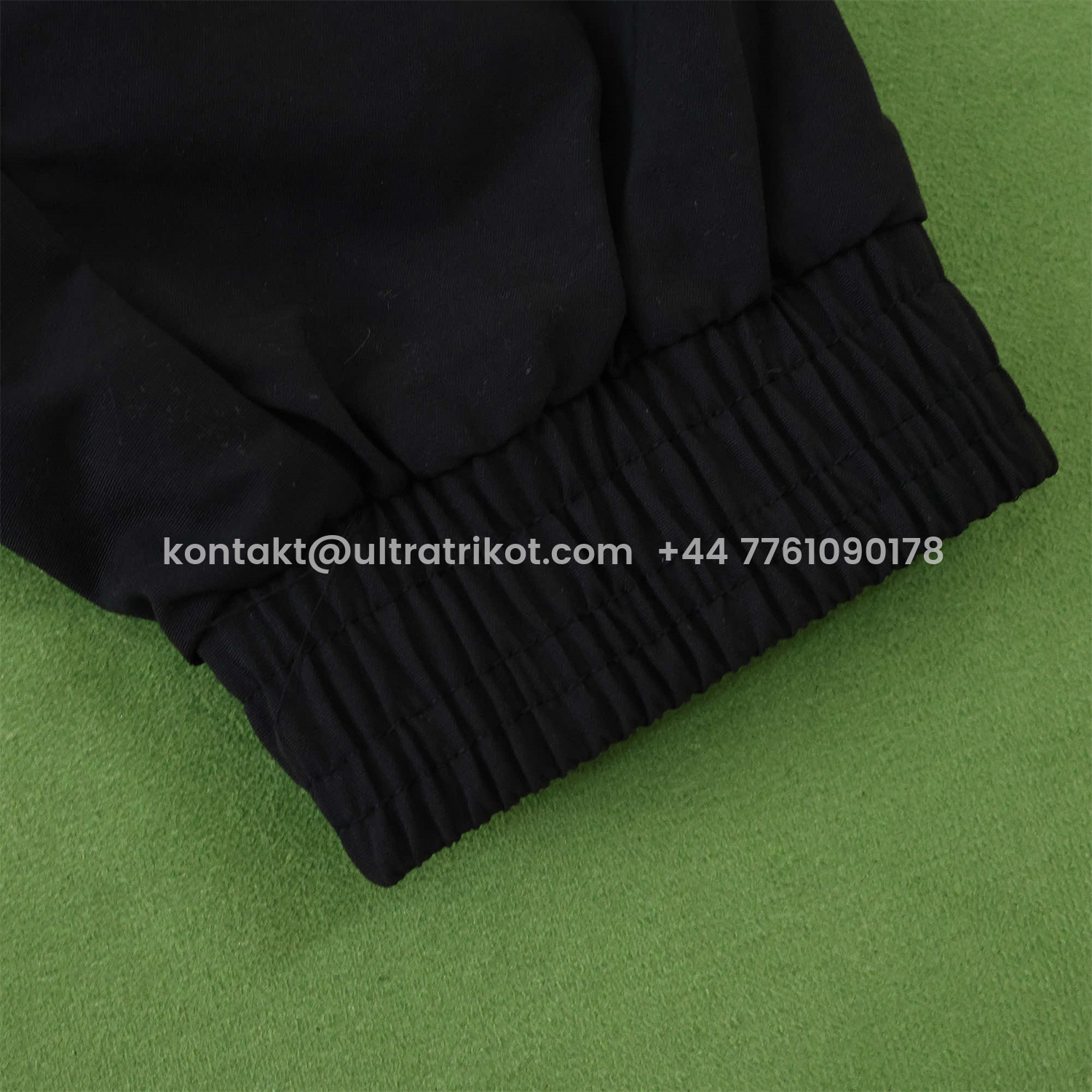 UltraTrikot-Liver.pool 25-26 Throwback Windbreaker Jacket - Black