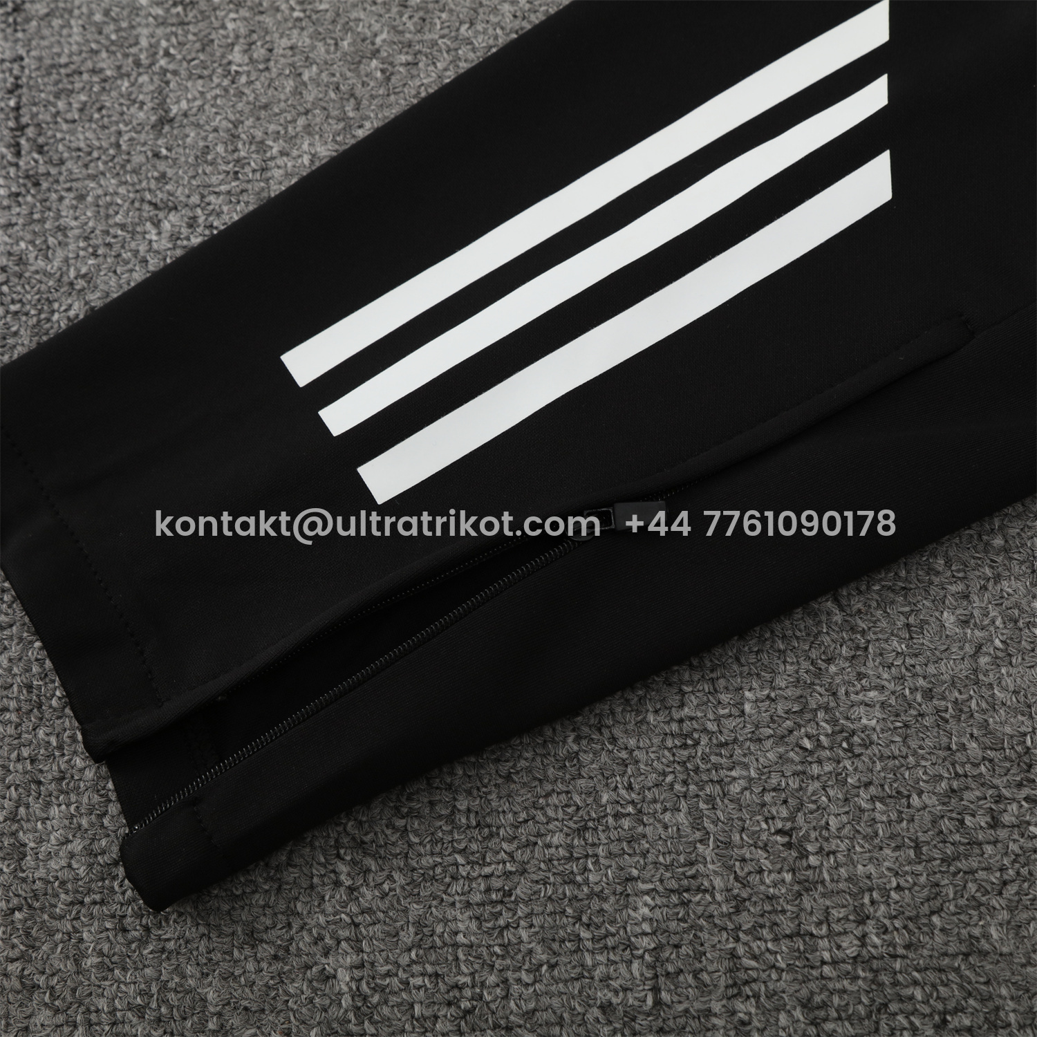 UltraTrikot-Real Madrid 25-26 Traning Hoodie Set - Triangular Spots White Hoodie With Black Pants