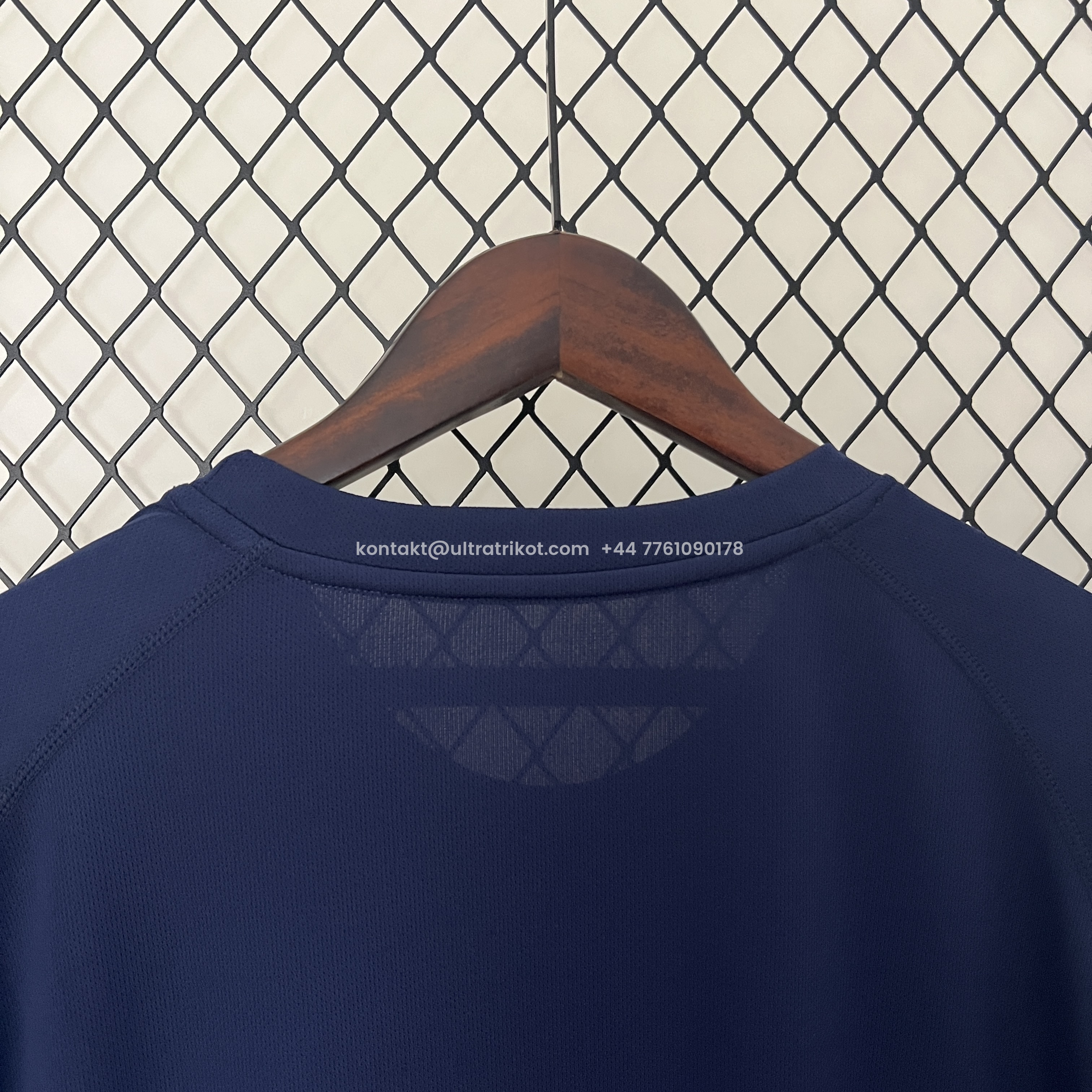 UltraTrikot-Retro Roma 2000-01 Third Jersey