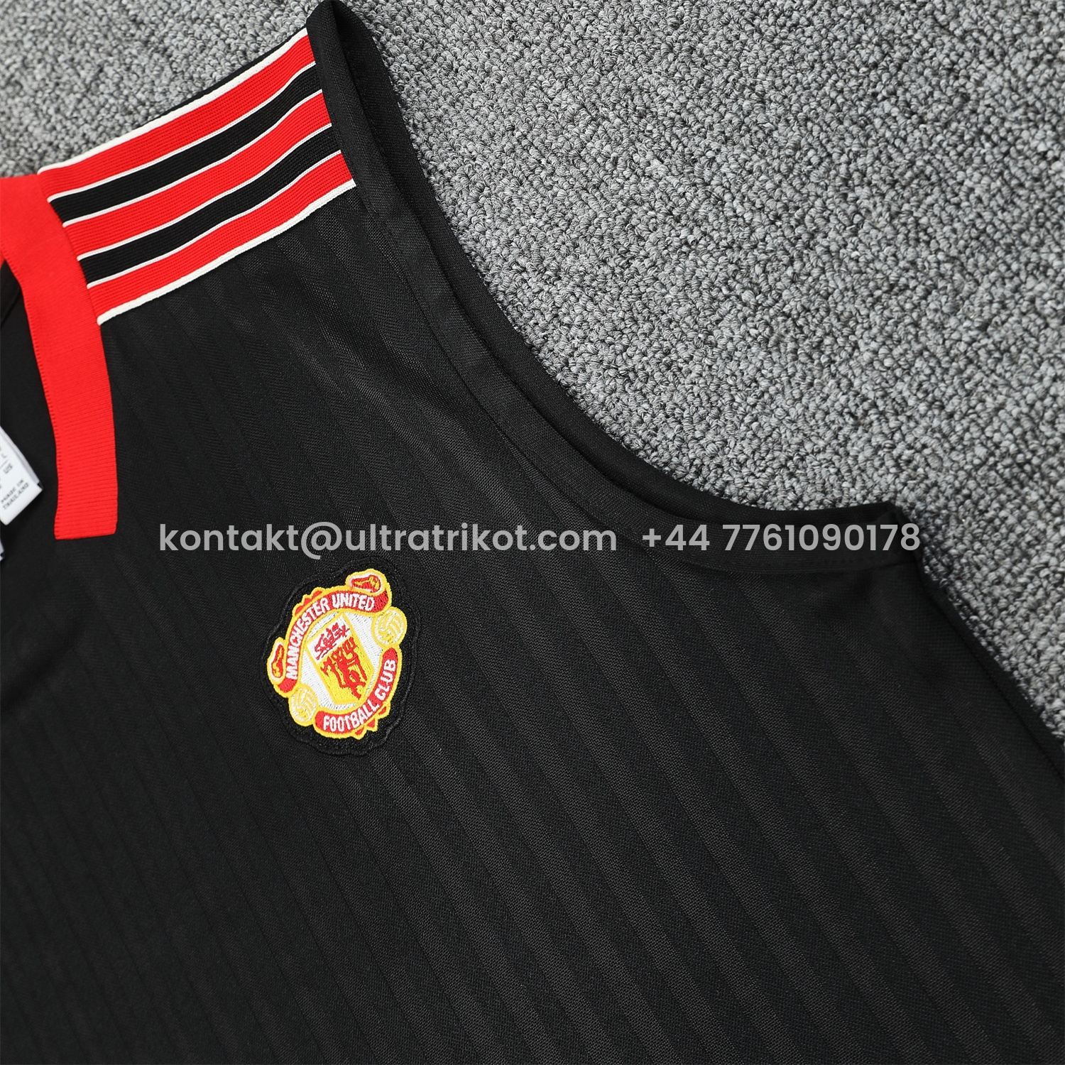 UltraTrikot-Manchester United 25-26 Vest Training Set - Red Retro Logo Black Vest & Black Shorts