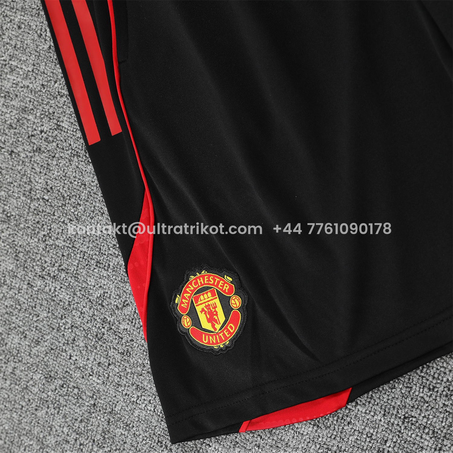 UltraTrikot-Manchester United 25-26 Short-Sleeve Training Set - Red Black Blocks White Top & Black Shorts