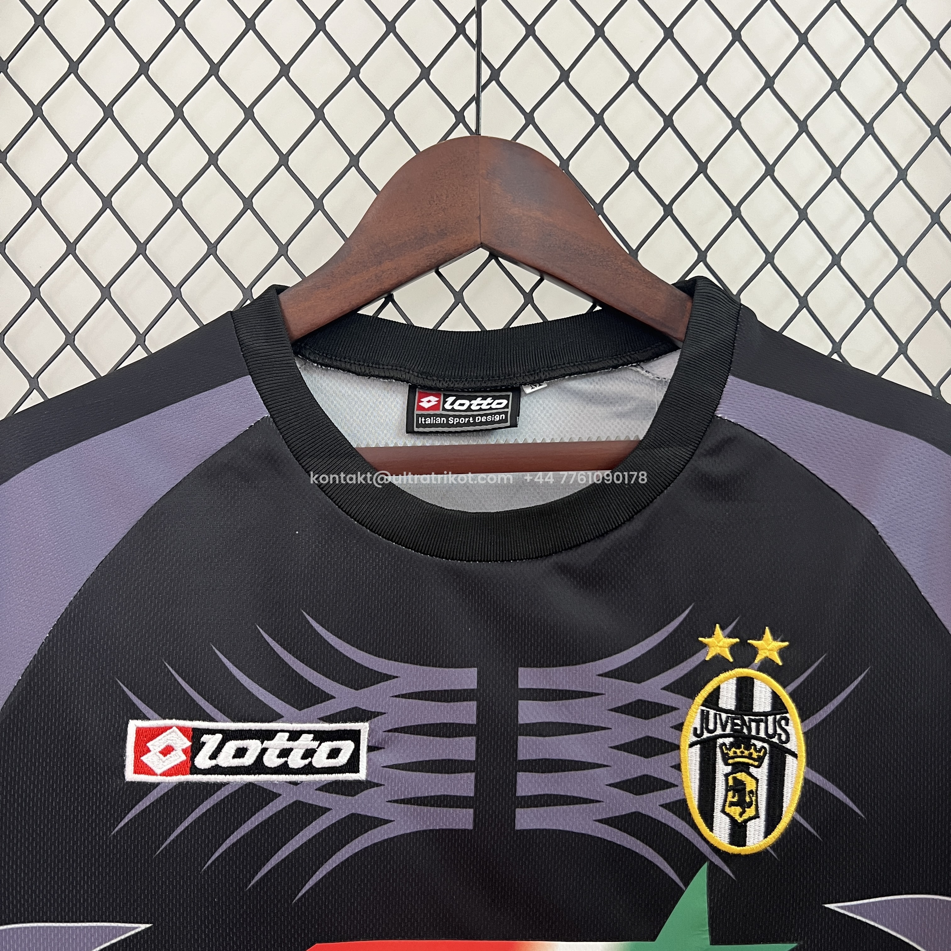 UltraTrikot-Retro Juventus 2001-02 Black Goalkeeper Jersey