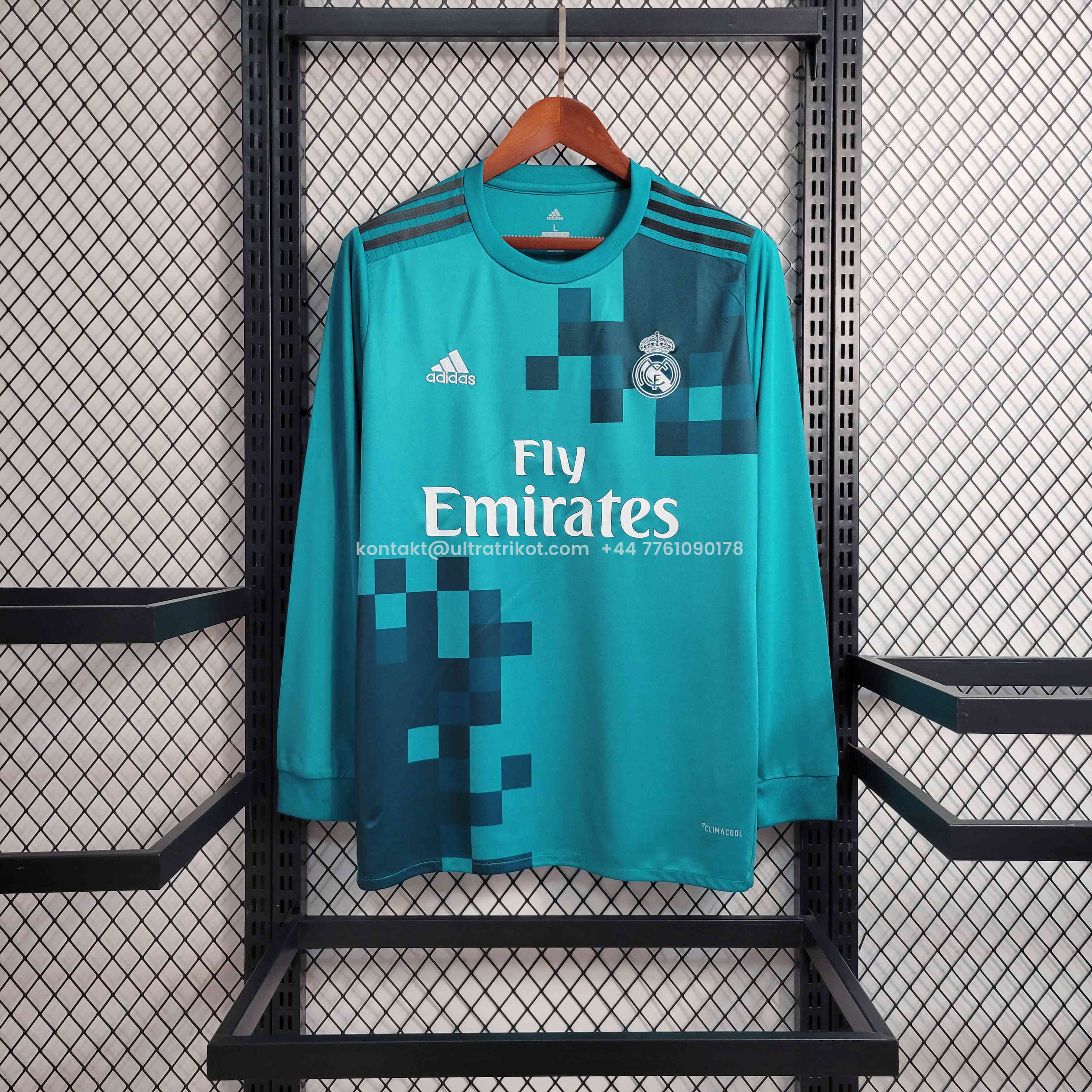 UltraTrikot-Retro Real Madrid 17-18 Third Long Sleeve Jersey