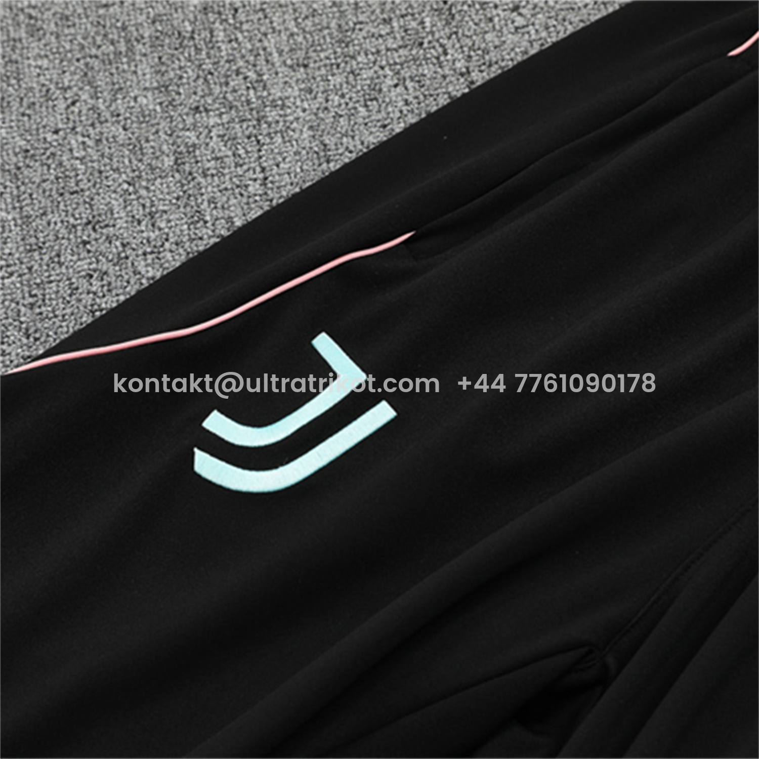 UltraTrikot-Juventus 25-26 Kids Long Sleeve Training Set - White Top and Black Pants