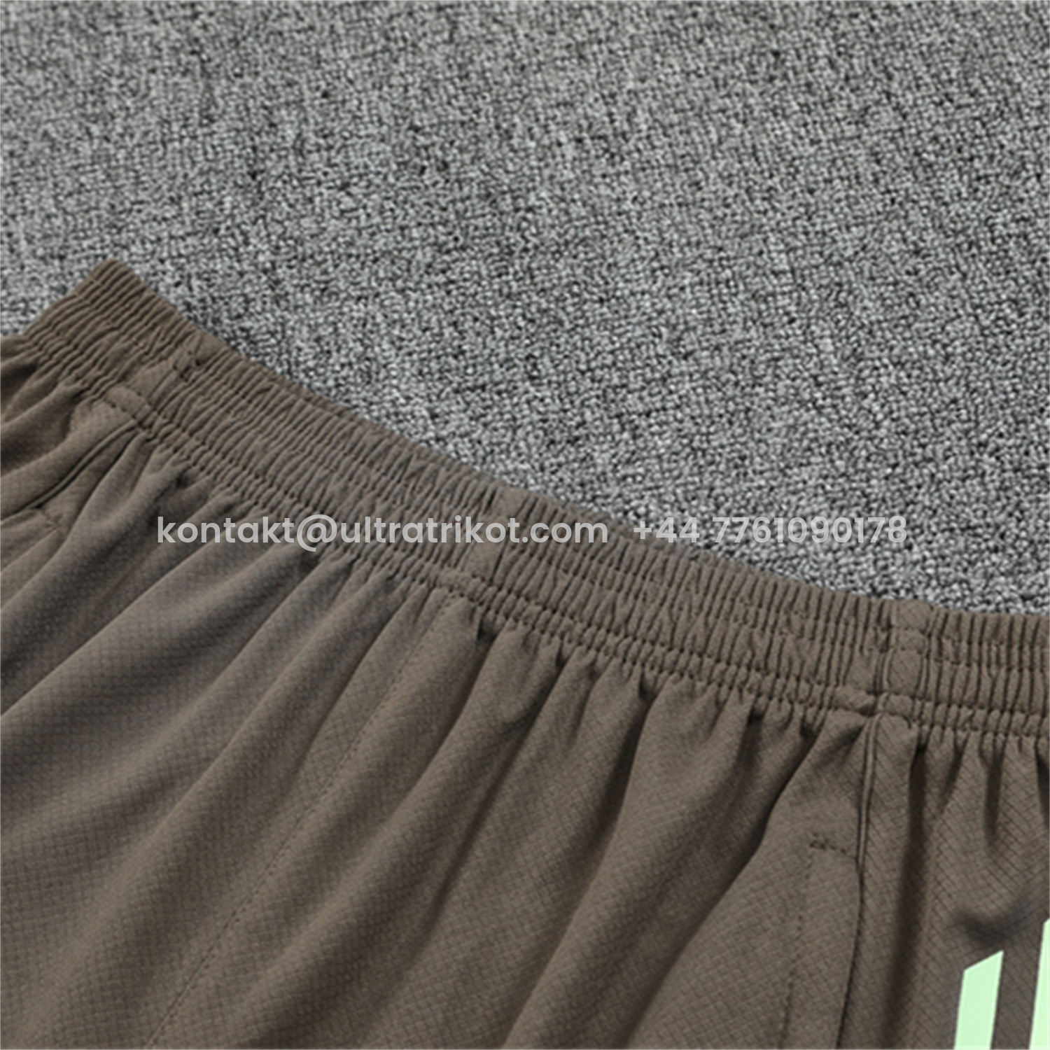 UltraTrikot-Real Madrid 25-26 Short-Sleeve Training Set - Light Green Top and Dark Khaki Shorts