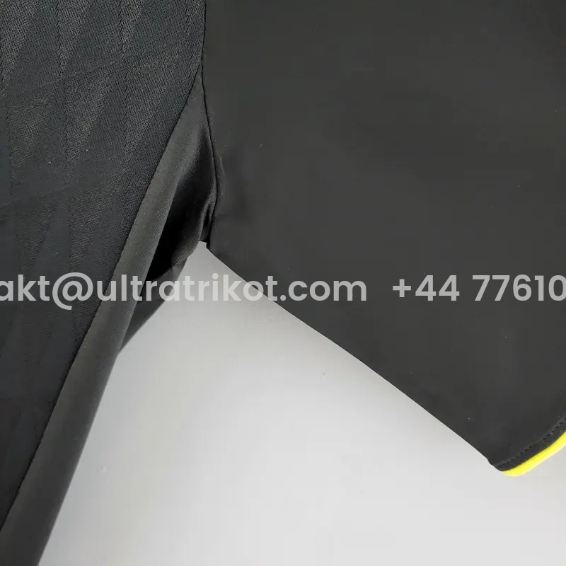 UltraTrikot-Retro Liver.pool 2010-11 Third Jersey