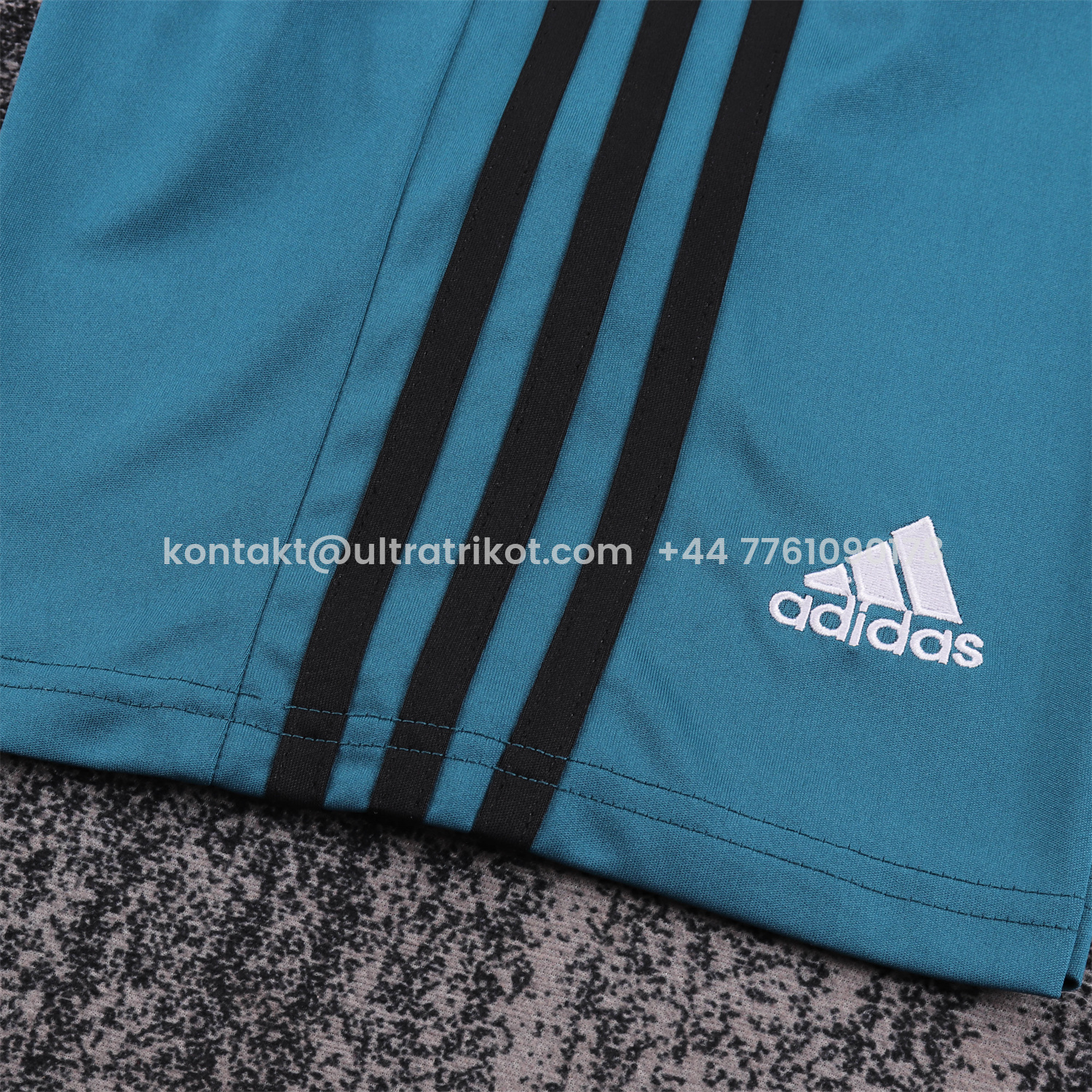 UltraTrikot-Retro Real Madrid 17-18 Third Long Sleeves Kids Kit