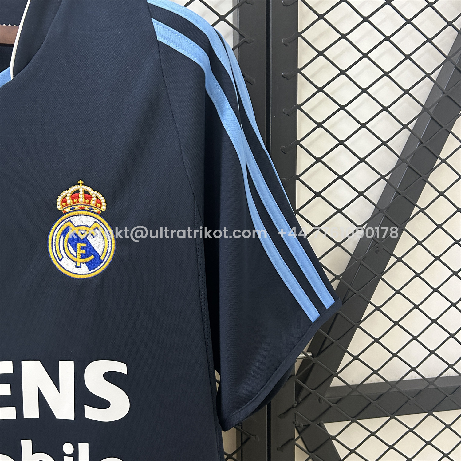 UltraTrikot-Retro Real Madrid 2003-04 Away Jersey