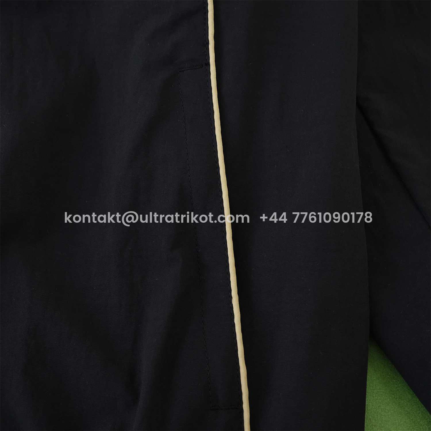 UltraTrikot-Liver.pool 25-26 Throwback Windbreaker Jacket - Black