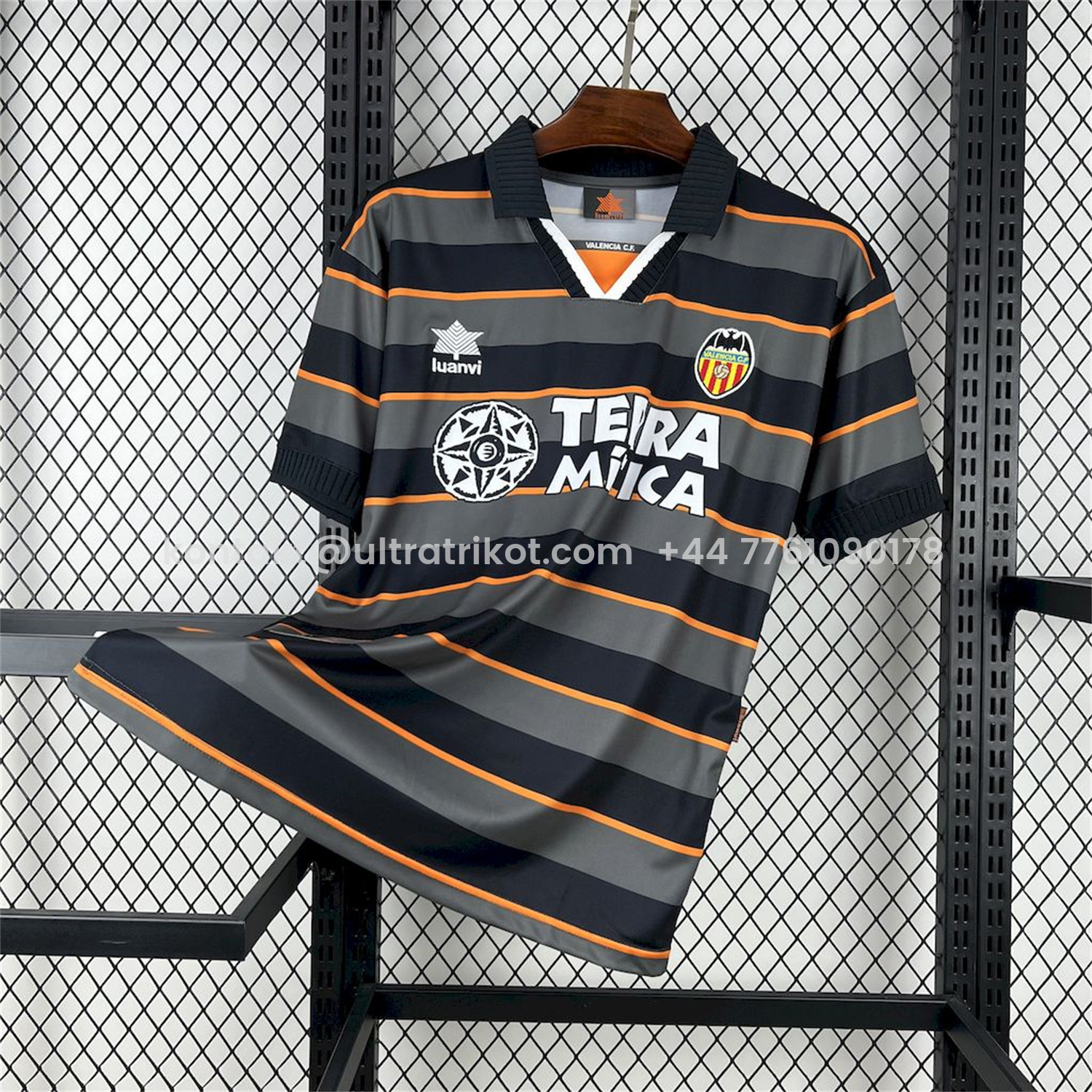 UltraTrikot-Retro Valencia 1999-00 Third Jersey