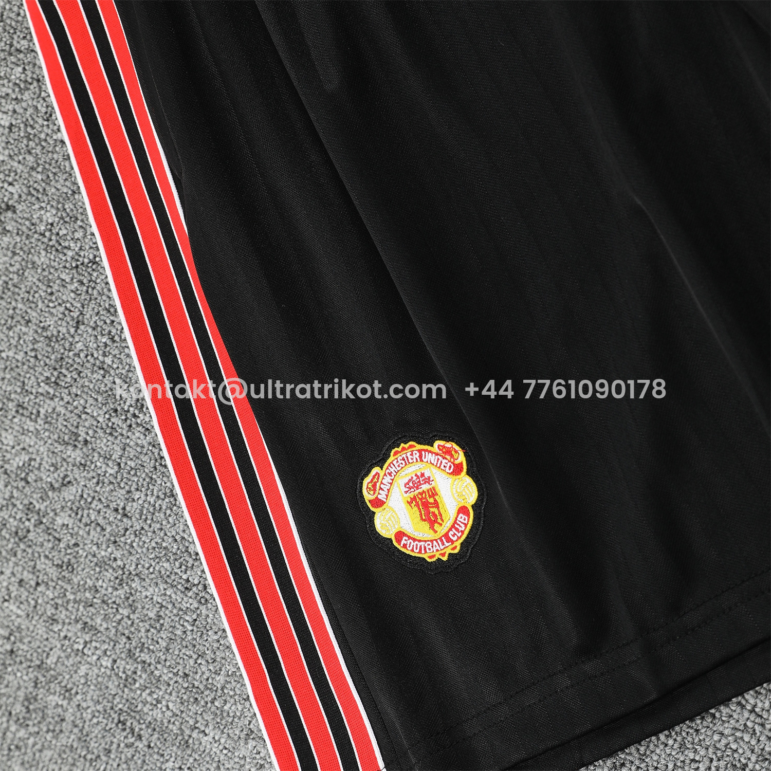 UltraTrikot-Manchester United 25-26 Short-Sleeve Training Set - Red Lines Black Top & Black Shorts