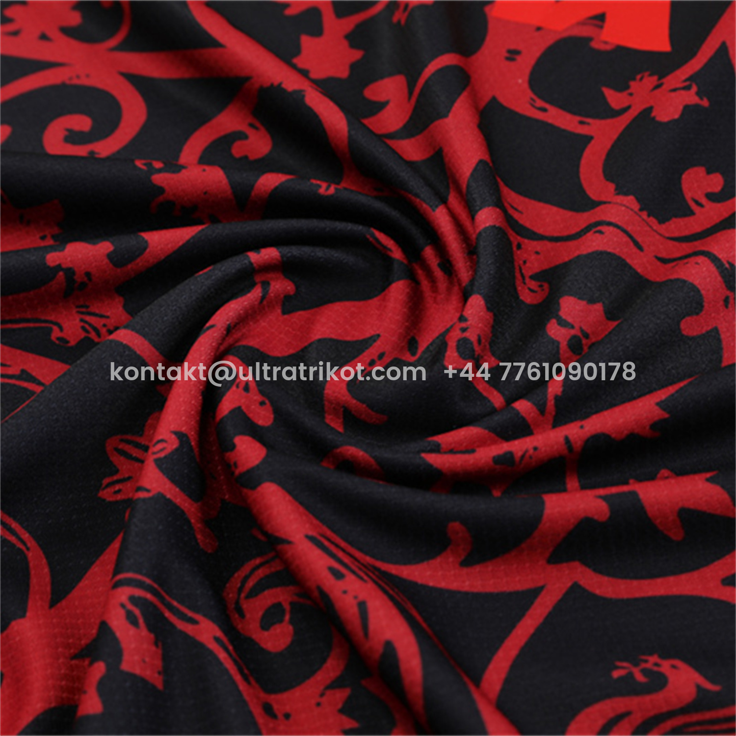 UltraTrikot-Liver.pool 25-26 Kids Short-Sleeve Training Set - Red Camouflage Top & Black Shorts