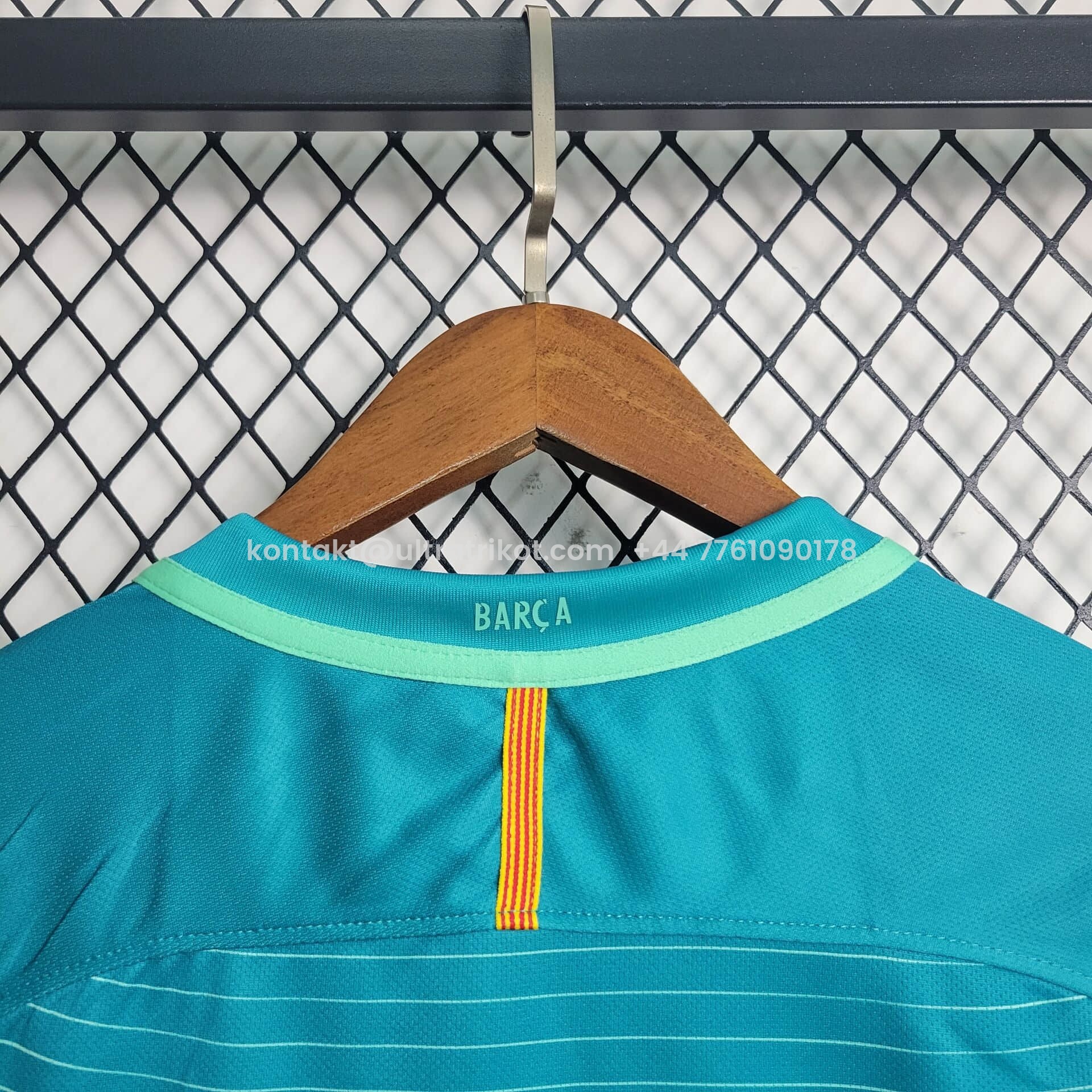 UltraTrikot-Retro Barcelona 16-17 Third Jersey