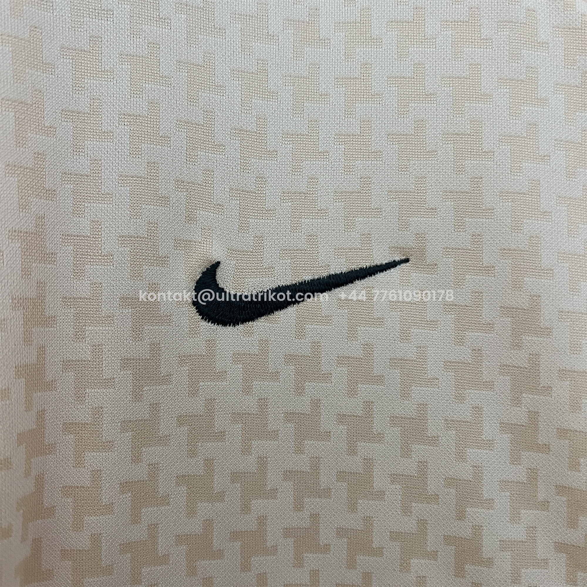 UltraTrikot-Retro Juventus 2003-04 Away Jersey