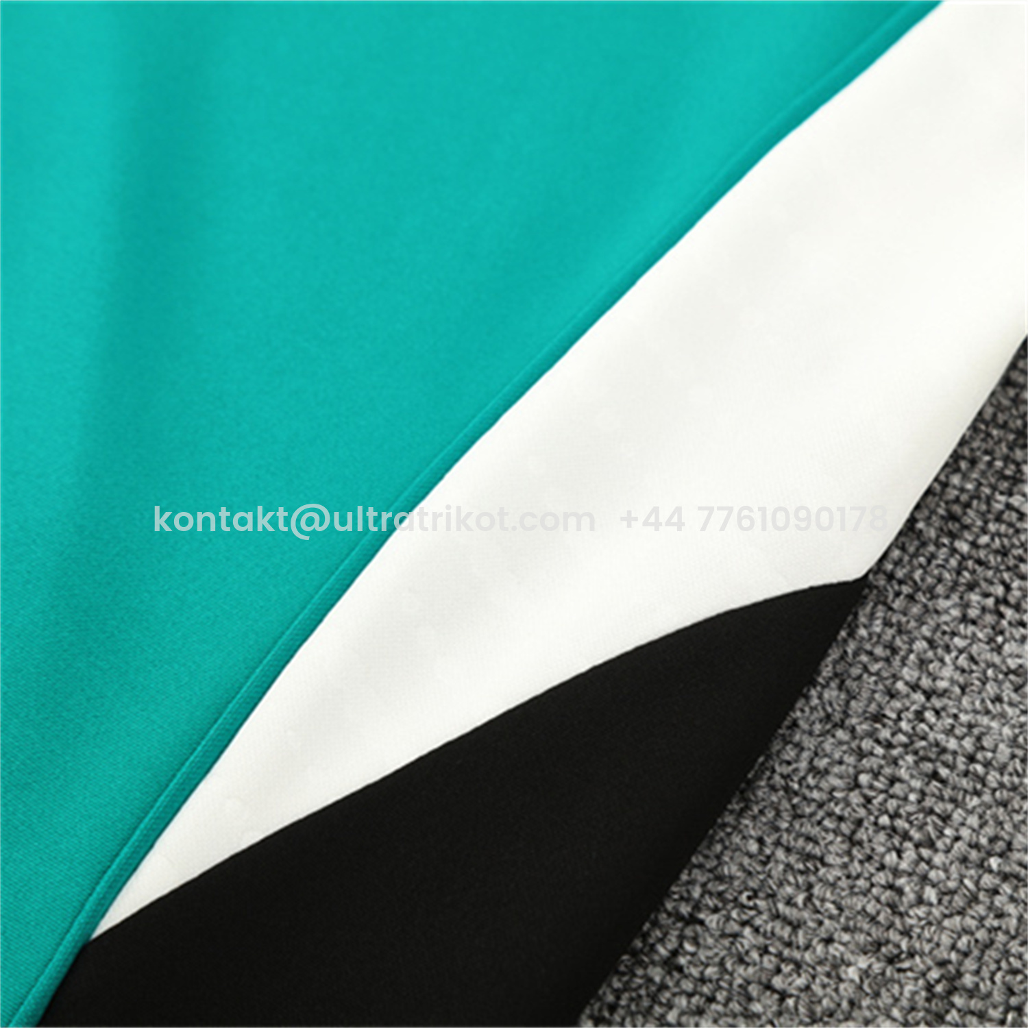 UltraTrikot-Liver.pool 25-26 Long Sleeve Training Set - Green Top & Black Pants