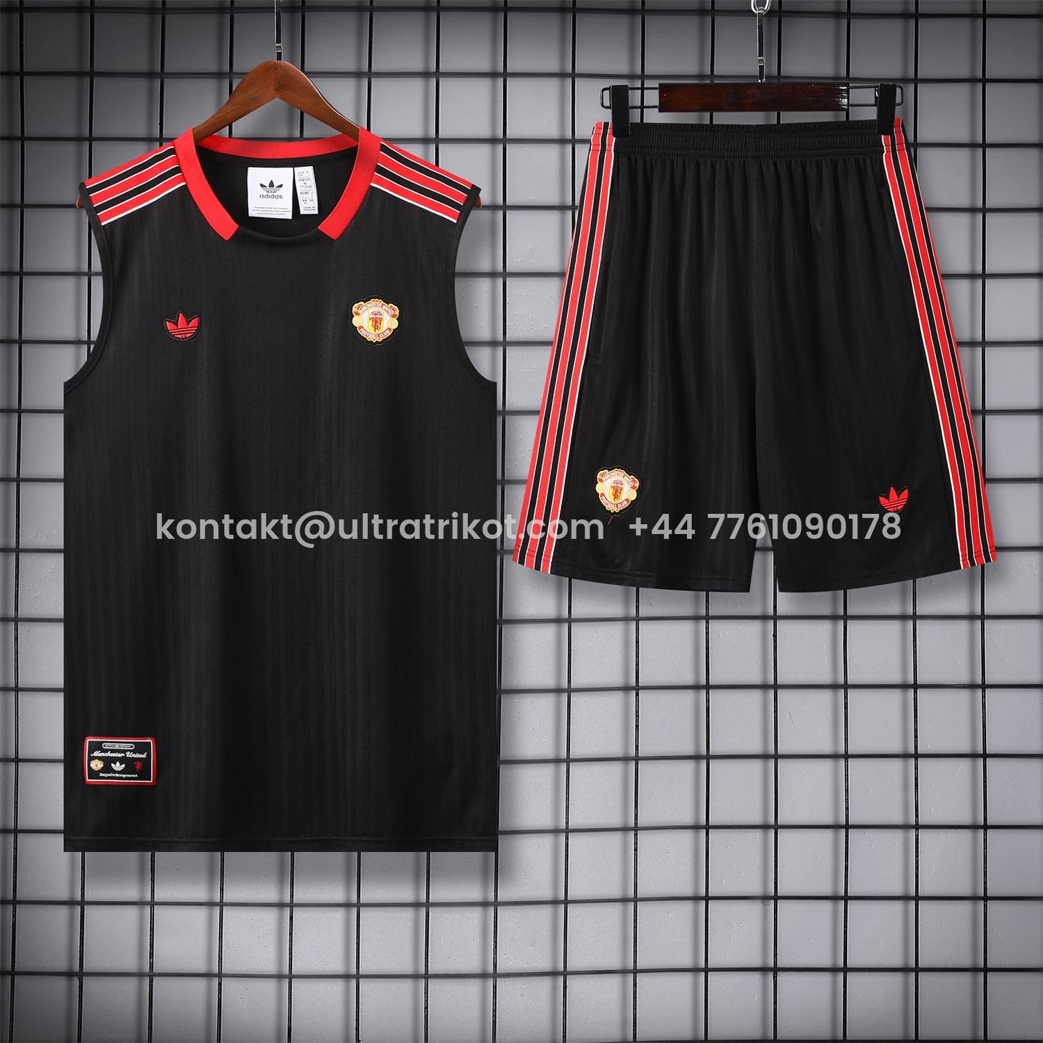 UltraTrikot-Manchester United 25-26 Vest Training Set - Red Retro Logo Black Vest & Black Shorts