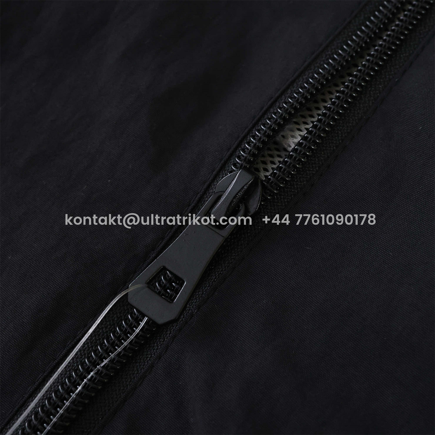 UltraTrikot-Liver.pool 25-26 Throwback Windbreaker Jacket - Black