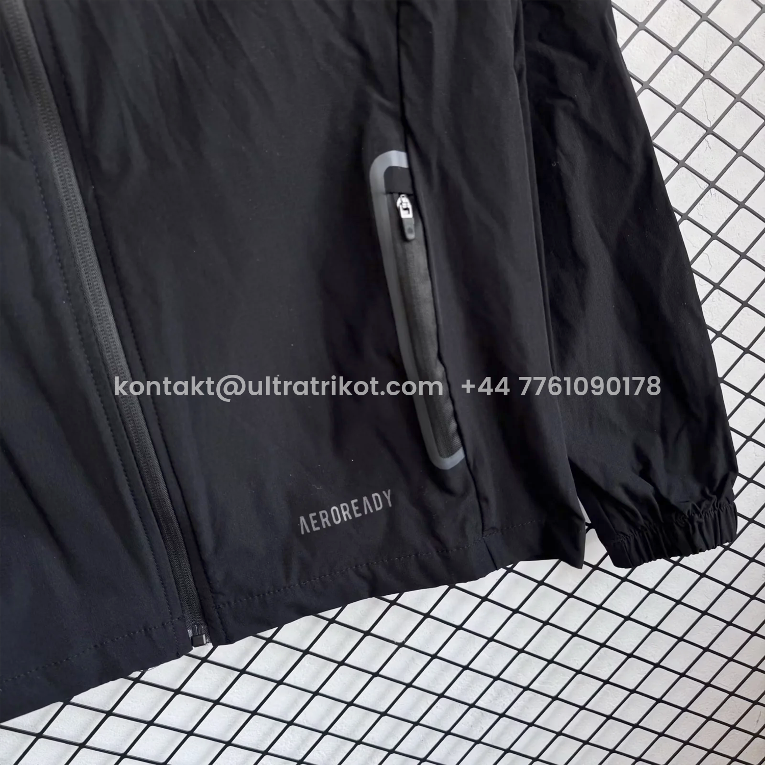 UltraTrikot-Real Madrid 25-26 Black Logo Windbreaker Training Set - Black Top and Pants