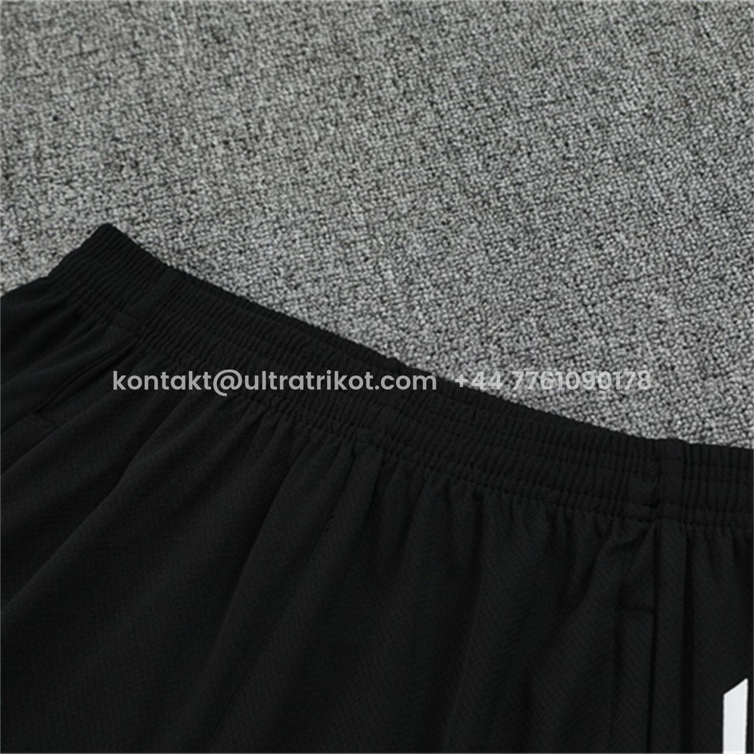 UltraTrikot-Liver.pool 25-26 Short-Sleeve Training Set - Green Top & Black Shorts