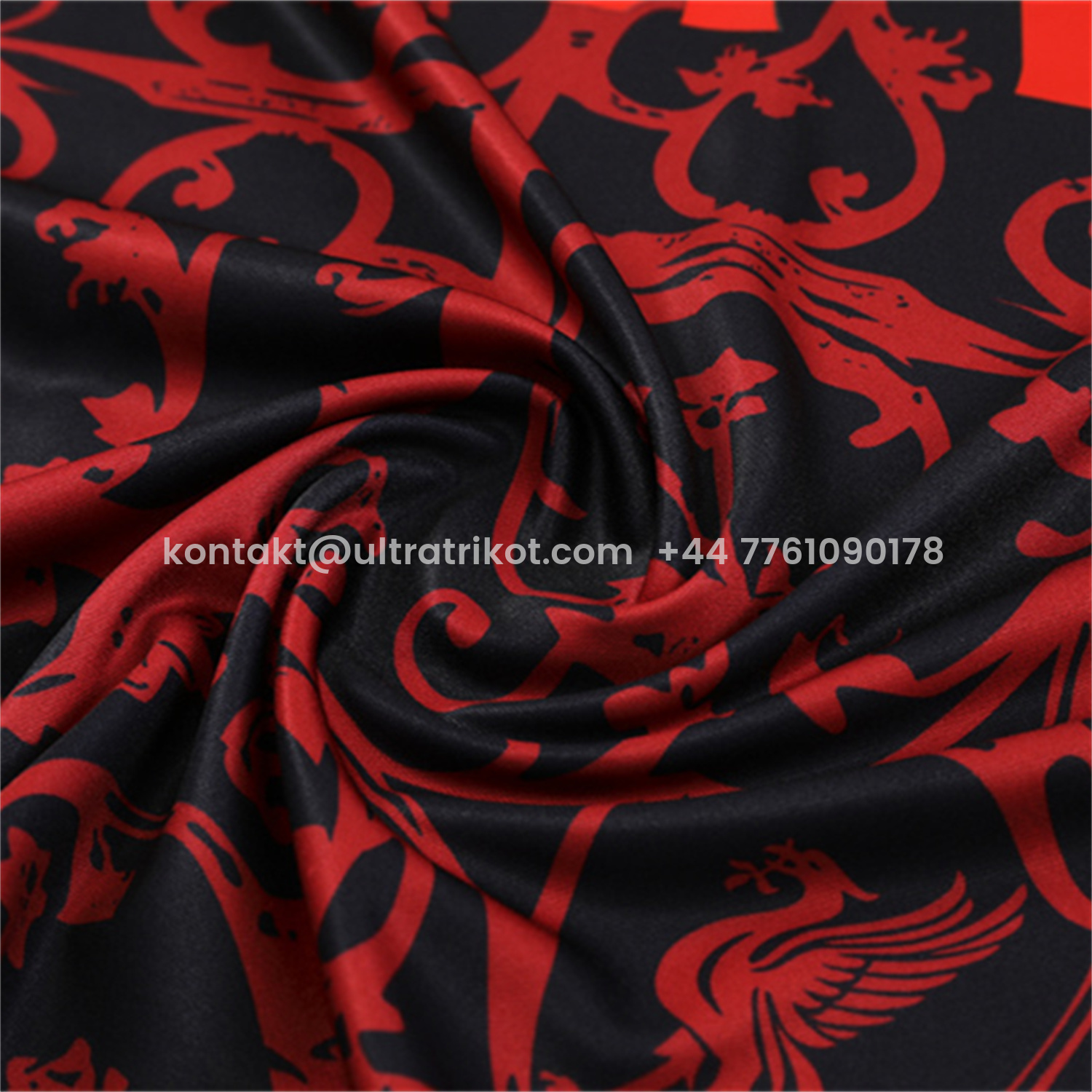 UltraTrikot-Liver.pool 25-26 Long Sleeve Training Set - Red Camouflage Top & Blsck Pants