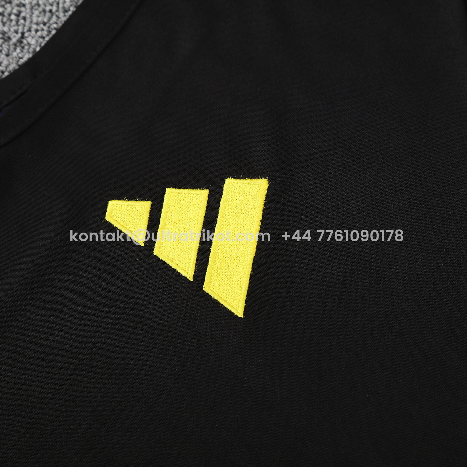 UltraTrikot-Manchester United 25-26 Vest Training Set - Black And Light Grey Vest & Black Shorts