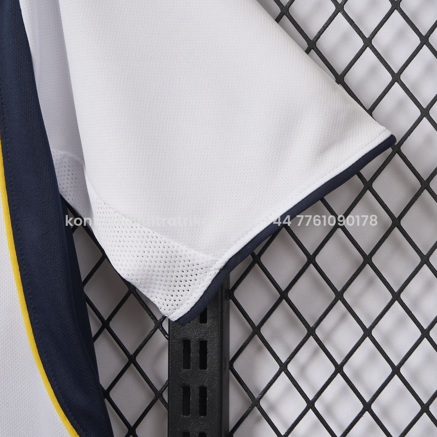 UltraTrikot-Retro Liver.pool 2000-01 Away Jersey