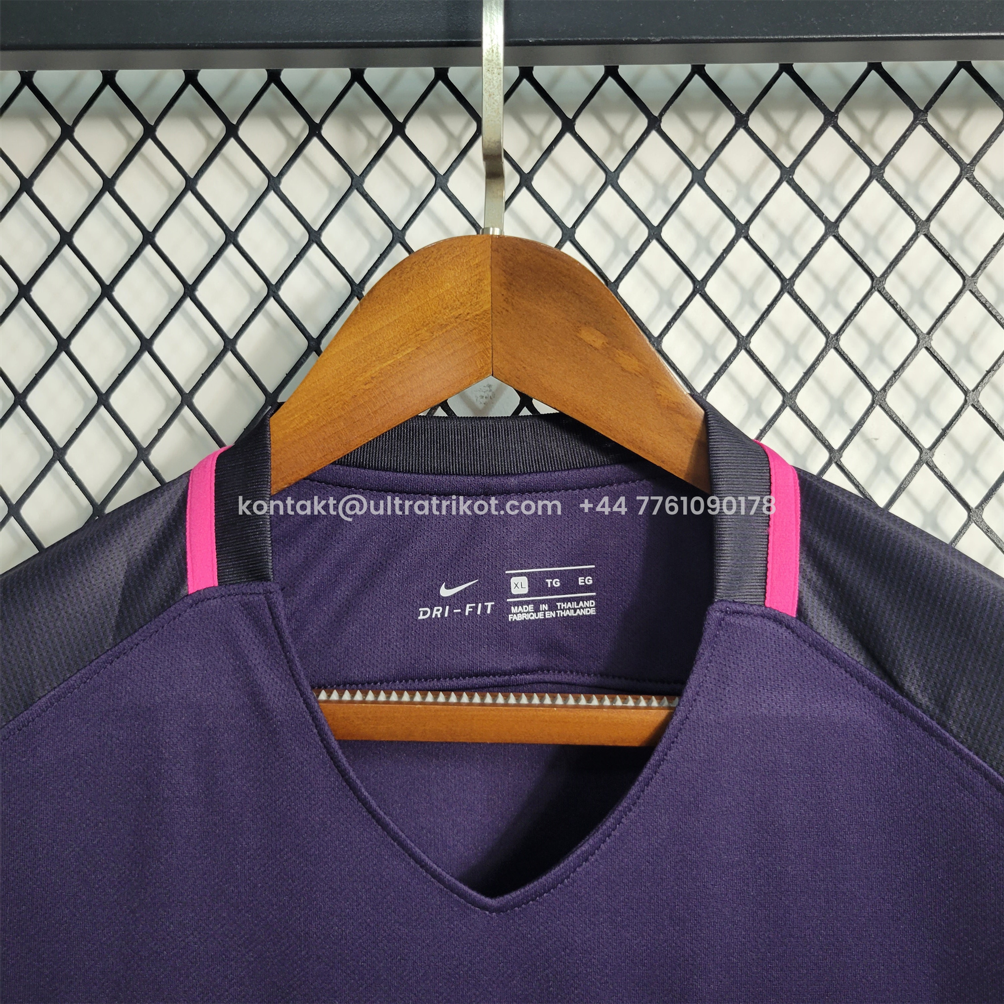 UltraTrikot-Retro Barcelona 16-17 Away Stadium Jersey