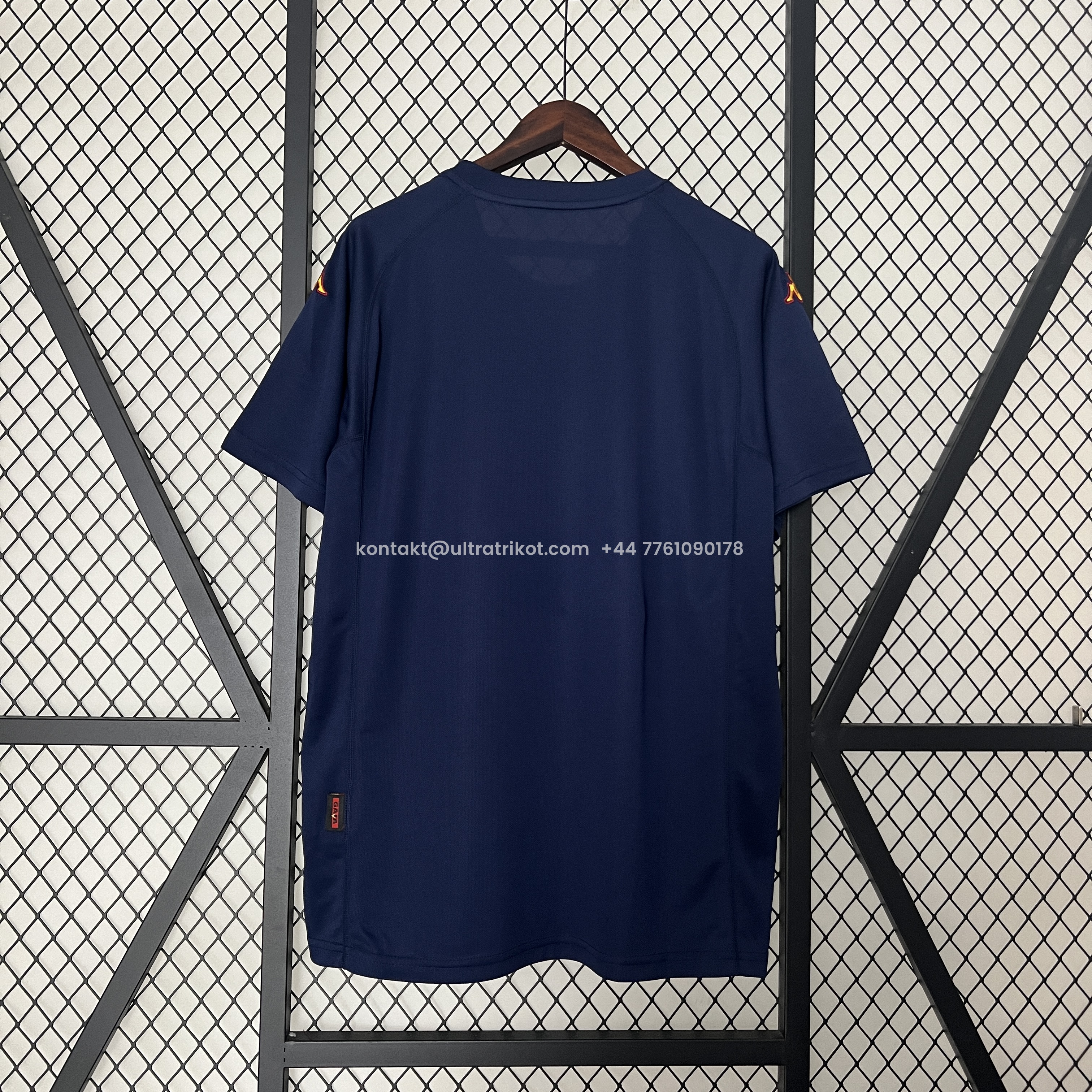 UltraTrikot-Retro Roma 2000-01 Third Jersey