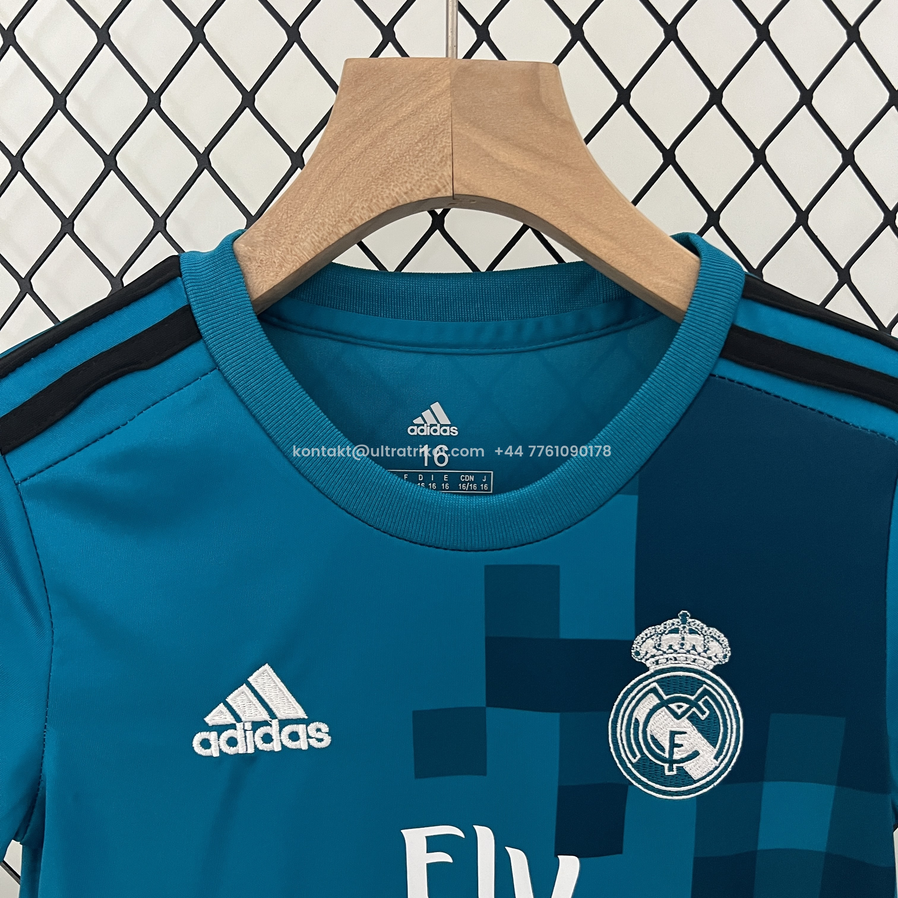 UltraTrikot-Retro Real Madrid 17-18 Third Kids Kit
