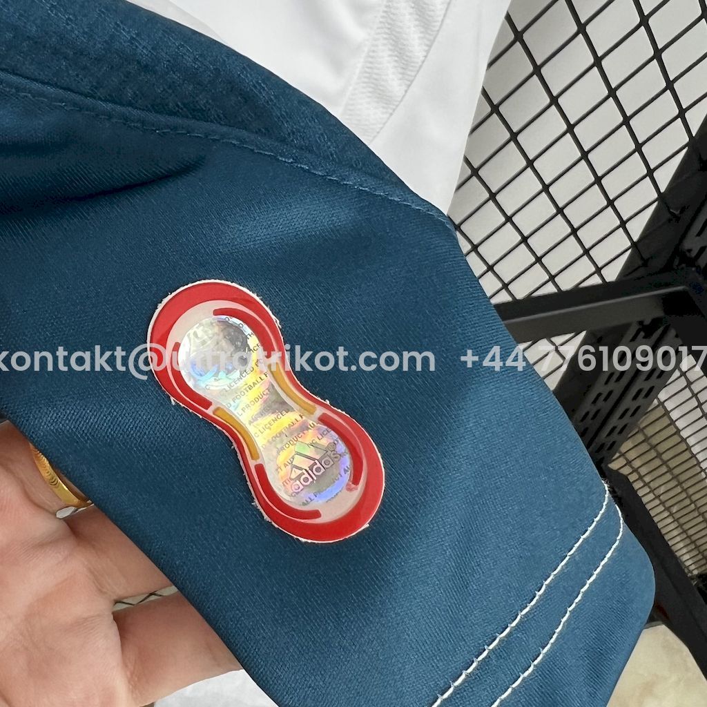 UltraTrikot-Retro Liver.pool 2006-07 Third Jersey