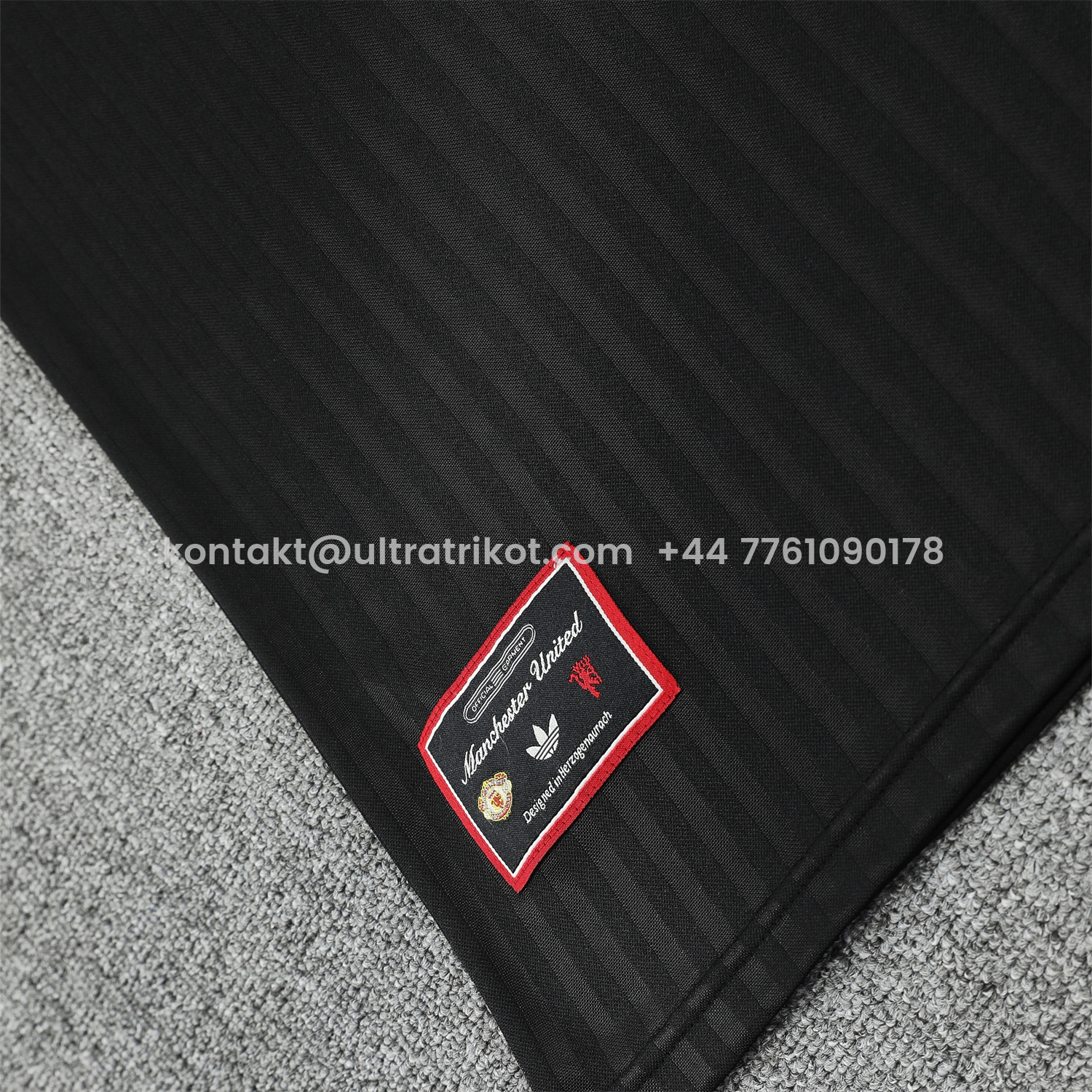 UltraTrikot-Manchester United 25-26 Vest Training Set - Red Retro Logo Black Vest & Black Shorts